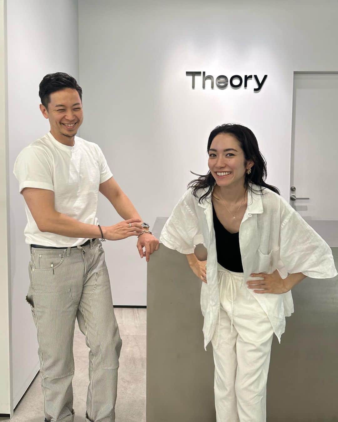 吉田沙世さんのインスタグラム写真 - (吉田沙世Instagram)「ご縁があって @theory_jp のショールームへ♡  Theoryのお洋服はシンプルでベーシックだからこそ肌が喜ぶような素材だったりシルエットがほんと美しくてかっこいい✨  素敵なオフィスとお洋服に思わずテンションが上がった日でした♡  #theory」7月2日 10時24分 - sayobaby