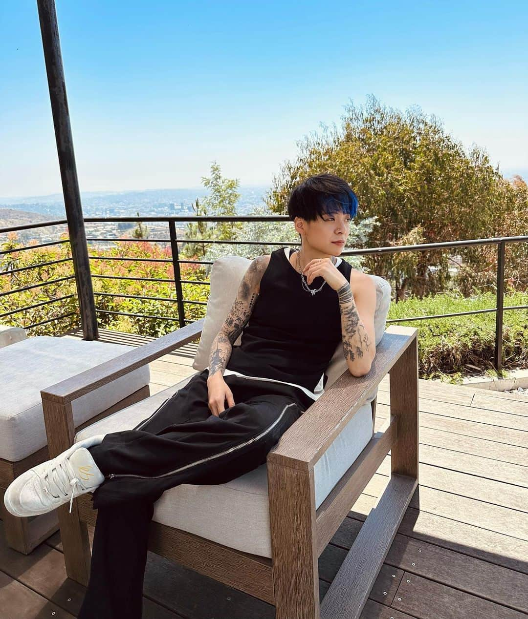 アンバー さんのインスタグラム写真 - (アンバー Instagram)「Go outside and touch grass, its fun☀️」7月2日 10時24分 - amberliu