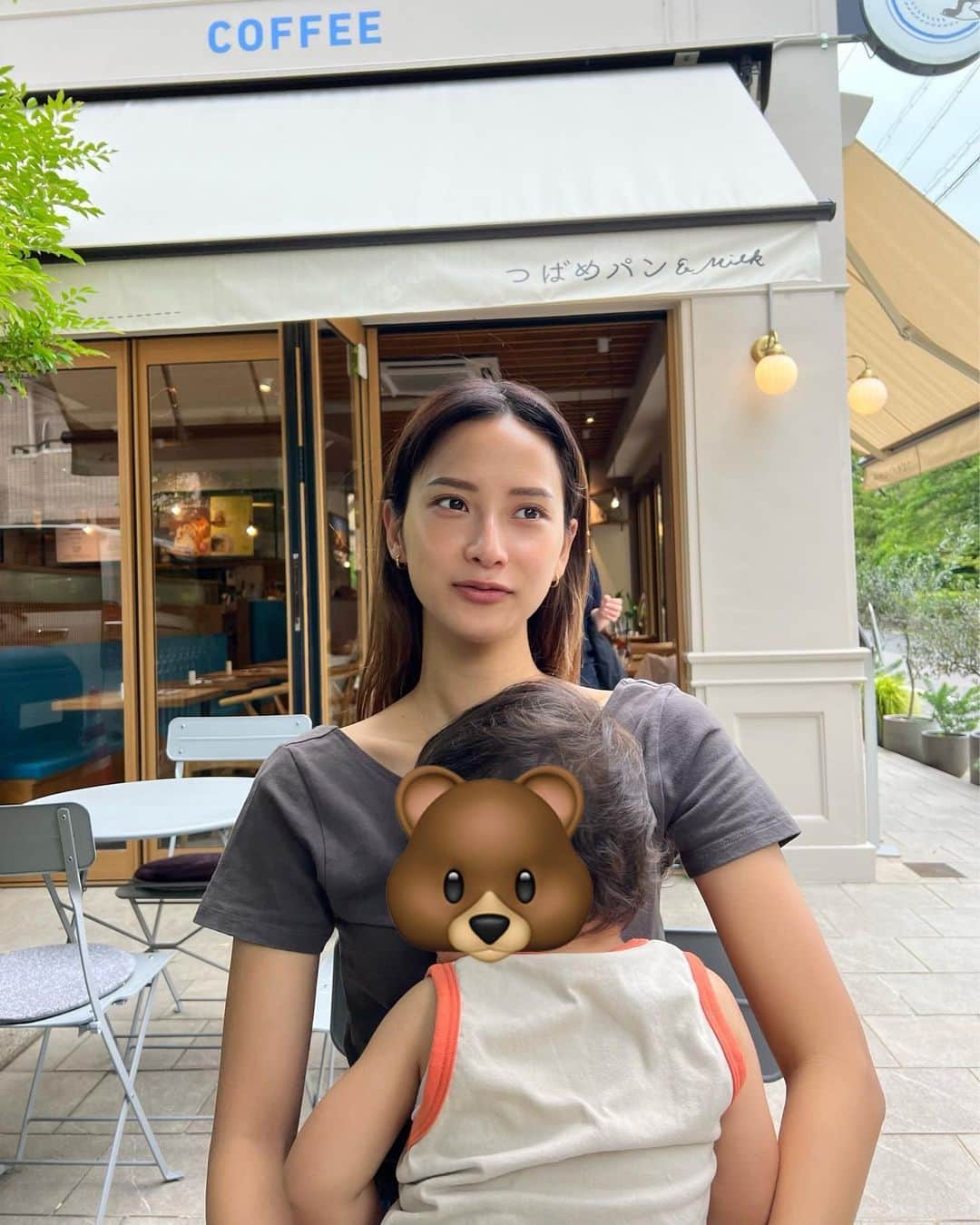 小屋春菜のインスタグラム：「🍞🕊️☀️」