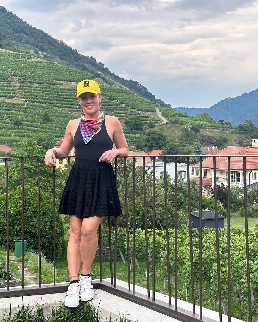 P!nk（ピンク）さんのインスタグラム写真 - (P!nk（ピンク）Instagram)「Wachau Valley wine region for a big family 20 mile bike ride through the most beautiful earth we could ever want to traverse. So grateful. 1)video of me pulling Jamo and his bike so he could take a quick Nutella pretzel snack break and ruin his clothes completely before the day even got started. We can’t have nice things. 2) me and my ride or die @reinahidalgo521 who I now call crash (check out her knee) 3) video evidence of my family getting along doing cool things - I hate that I said “ be careful”. And yeah- rentals. 4) Danube River beauty 5) is nice to have an assistant and friend @dollarsignteffi who really takes care of you and knows when you need to be put in the emotional baby carrier. 6) my heart and soul 7) I live here now and make Riesling finally 8) this is where I can be found (I wish) what an incredible day! Thank you Maria and all the ladies - your wines are delicious and my son misses your dog. @winery_fjgritsch thank you for the incredible hospitality. I hope to return the favor someday. 9) meet me in this alleyway 10) roadside small town bubble gum dispenser - genius」7月2日 10時40分 - pink