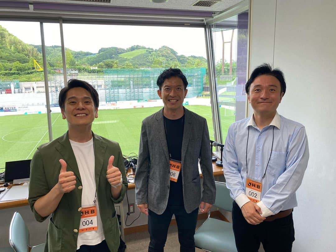 太田吉彰のインスタグラム：「J2リーグ 第23節  藤枝MYFCvsレノファ山口FCの試合解説を担当させていただきました。 実況:  @kunpei_ito  リポーター:  #スナオマサカズ　さん  #DAZN #解説　 #藤枝MYFC #レノファ山口FC #Jリーグ #静岡　 #藤枝総合運動公園サッカー場」