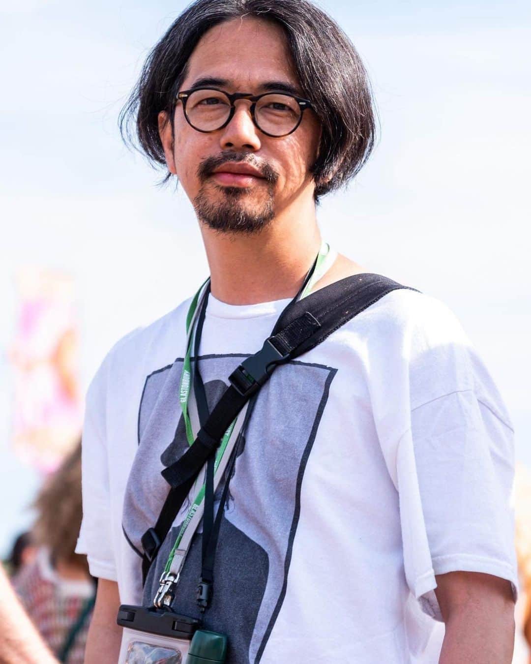 後藤正文のインスタグラム：「F1のカメラマンをしているJay君に撮影してもらいました。  #glastonbury #glastonburyfestival   Photographer Jay Hirano」