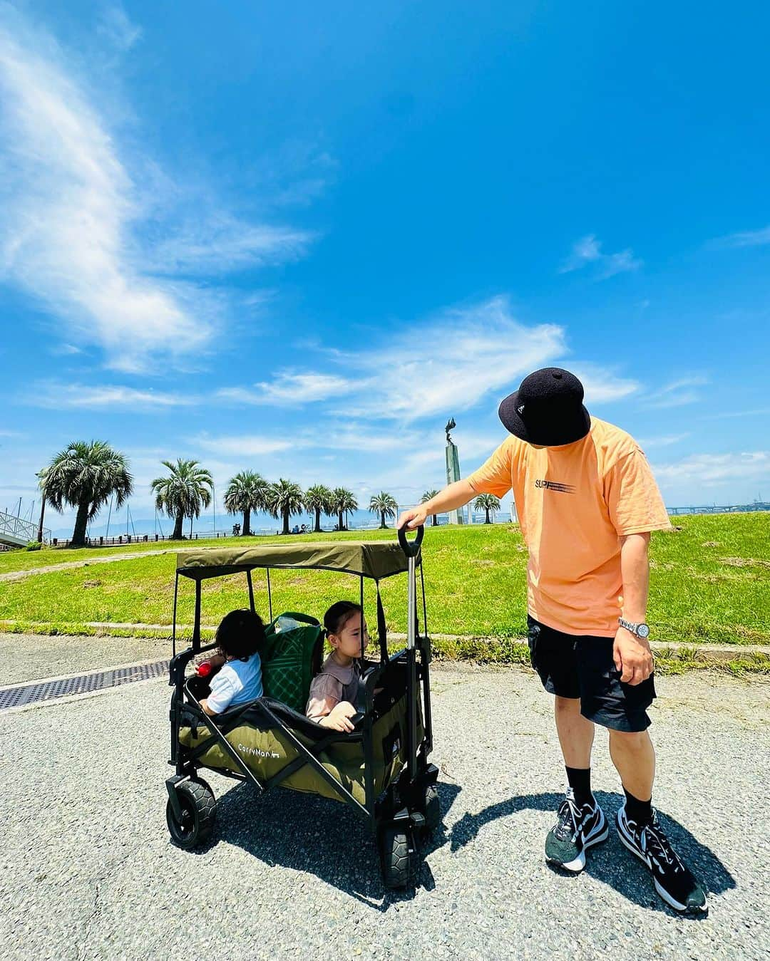 ?Yukihiro Ito?のインスタグラム：「☀️🌴🏖️ ・ ・ "Supreme 2023ss Motion Logo Tshirt" Color Peach🍑 ・ ・ 良き色🍑 ・ ・ 最近子供が気に入った 📍PARK HULL ・ ・ 毎週末子供をどこに連れて行くかが 最近の悩み🌀 ・ ・ 子供が楽しめる遊び場は コメントでシェアして下さい😆 ・ ・ ・ #子供遊び場 #子供 #遊び場 #parkhull #supreme #supremenyc #シュプリーム #motionlogo」