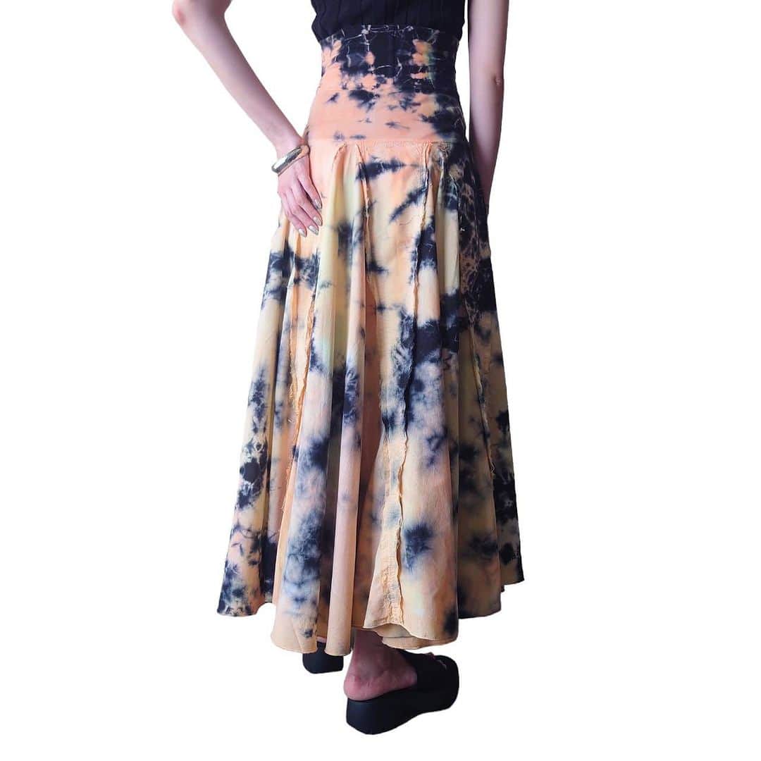 吉祥寺 古着屋 Orfeoさんのインスタグラム写真 - (吉祥寺 古着屋 OrfeoInstagram)「. ●Highwaist Gradation Tiedye Flared Skirt→sold . . . お問い合わせはこちらから↓ orfeokichijoji@yahoo.co.jp  #orfeo #kichijoji #tokyo #vintage #used #fashion #coordinate #outfit #オルフェオ #吉祥寺 #東京 #古着 #古着屋 #ヴィンテージ #レディース古着 #吉祥寺古着屋 #コーディネート . . . お問い合わせはインスタグラムのプロフィール掲載のメールアドレスにお願いいたします。コメント、DMでのお問い合わせは受け付けておりませんのでご了承ください。 店頭に出ていないONLINE SHOPの商品もご購入頂けます。気になる商品がございましたら店頭スタッフにお気軽にお声掛けください。」7月2日 12時40分 - orfeokichijoji