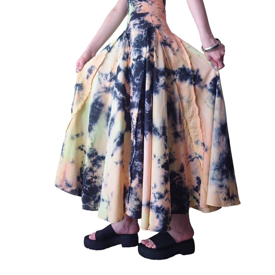 吉祥寺 古着屋 Orfeoさんのインスタグラム写真 - (吉祥寺 古着屋 OrfeoInstagram)「. ●Highwaist Gradation Tiedye Flared Skirt→sold . . . お問い合わせはこちらから↓ orfeokichijoji@yahoo.co.jp  #orfeo #kichijoji #tokyo #vintage #used #fashion #coordinate #outfit #オルフェオ #吉祥寺 #東京 #古着 #古着屋 #ヴィンテージ #レディース古着 #吉祥寺古着屋 #コーディネート . . . お問い合わせはインスタグラムのプロフィール掲載のメールアドレスにお願いいたします。コメント、DMでのお問い合わせは受け付けておりませんのでご了承ください。 店頭に出ていないONLINE SHOPの商品もご購入頂けます。気になる商品がございましたら店頭スタッフにお気軽にお声掛けください。」7月2日 12時40分 - orfeokichijoji
