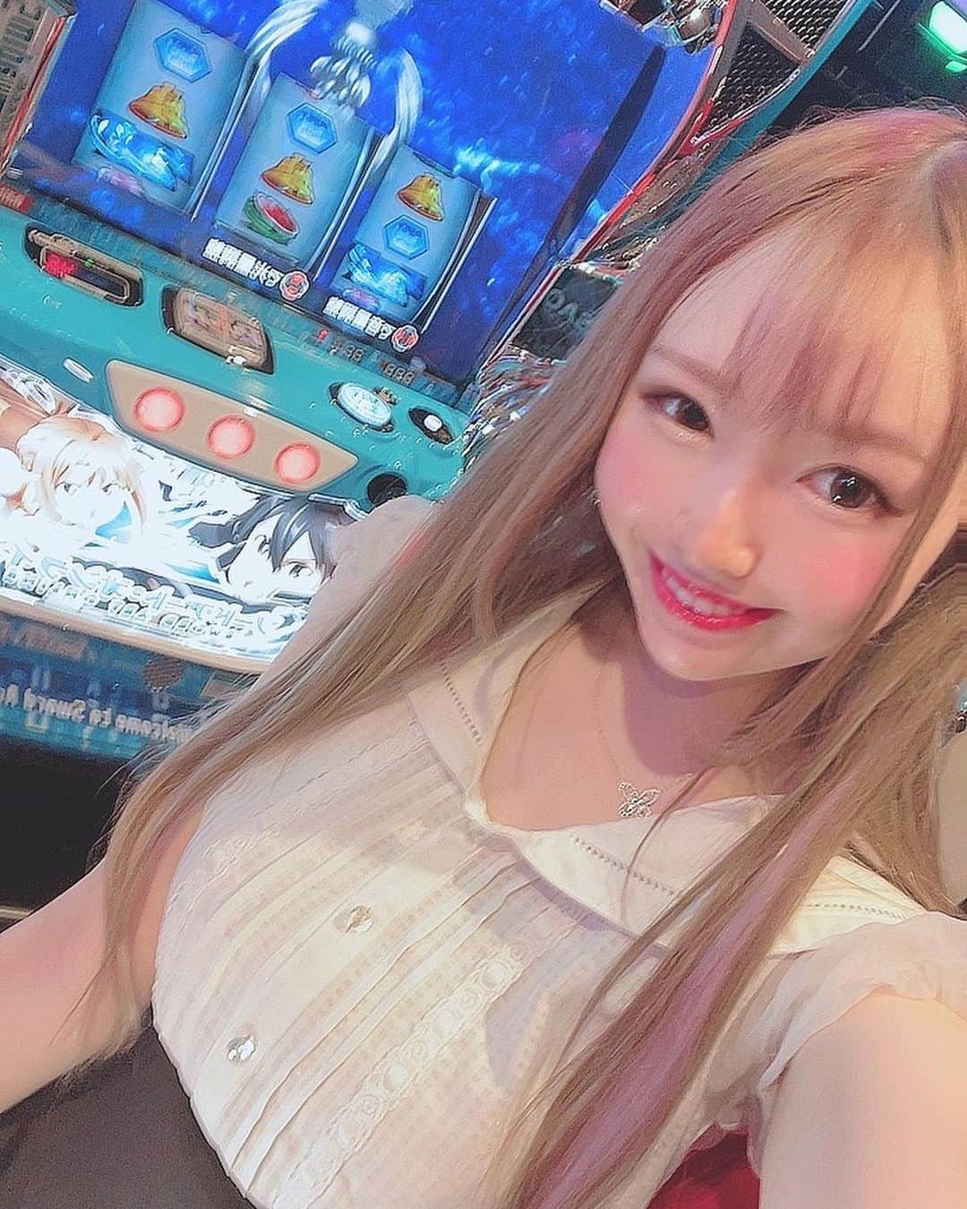 のインスタグラム：「SAO頑張ります(♡ω♡)🔥  #ソードアートオンライン  #スロット #slot #スロット女子  #スロット好きと繋がりたい」
