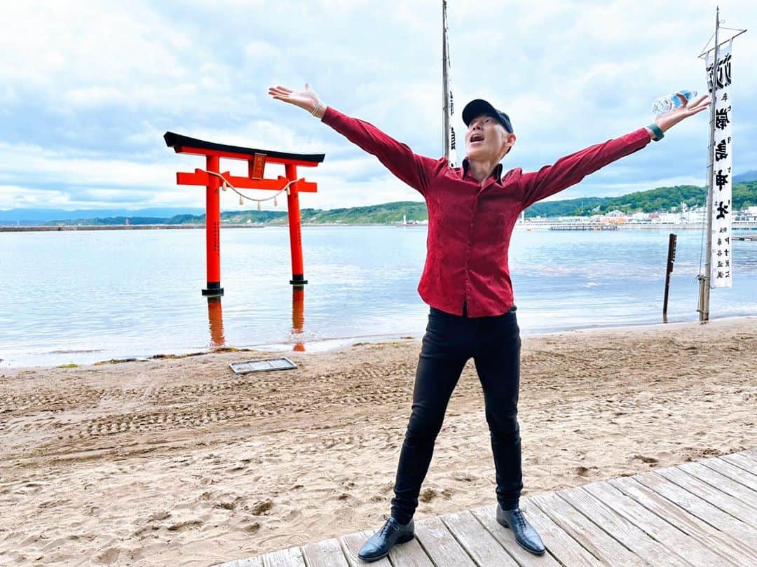 木山裕策さんのインスタグラム写真 - (木山裕策Instagram)「江差かもめ島に到着‼️ 雨も止んで明るくなって来ましたよー☀️」7月2日 13時04分 - kiyamayusaku
