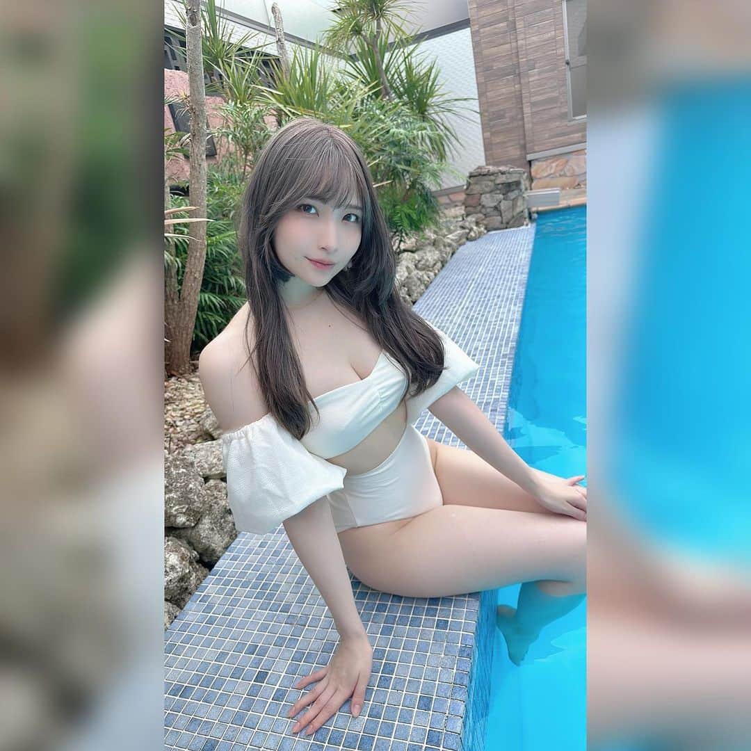 あまつ様のインスタグラム：「🏖️ ⁡ ⁡ プール開き🤍🤍 ⁡ 今年初プールだよ✨✨✨ ⁡ ⁡ やっと去年買った可愛い水着おろせたっ ⁡ 似合う？？🥹 ⁡ ⁡ #あまつまりな #あまつ様 #グラビア #水着」