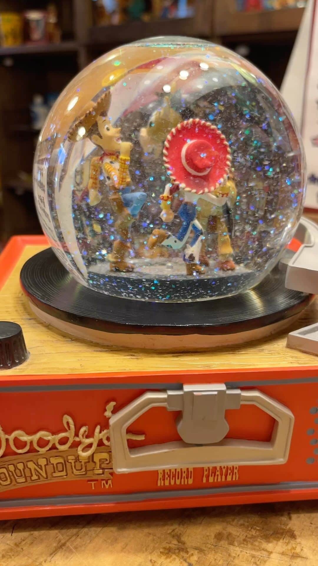 kiarrysのインスタグラム：「1990’s Vintage Toy Story Snow Globe Music Box New in Today.」