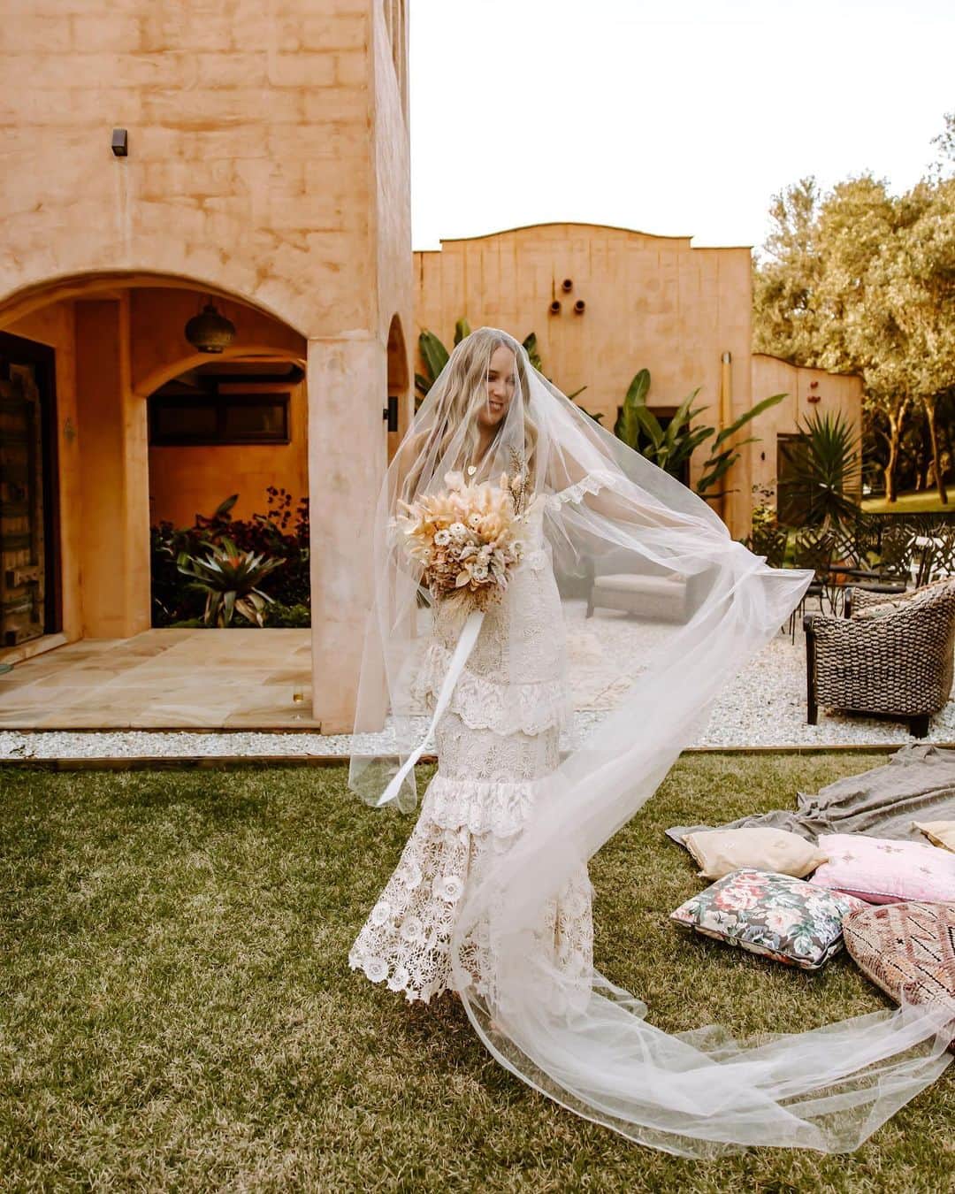 SPELLのインスタグラム：「On the Blog: Luciana + Des' wedding at a tuscan inspired villa in the Byron Bay Hinterland @lucianarose 💍 see more on the blog 🤍」