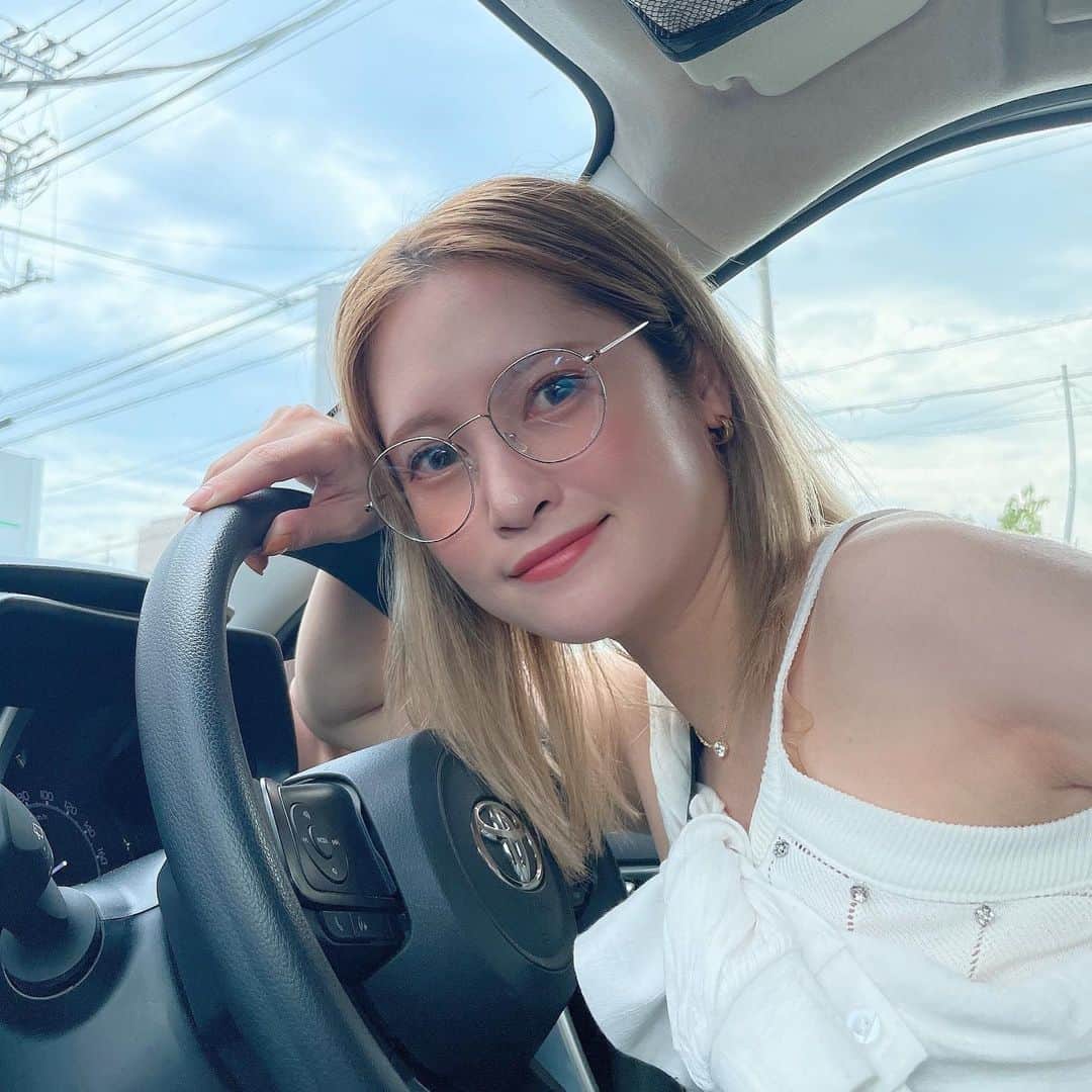 南彩夏のインスタグラム：「6月30日で29歳になりました。 お祝いのメッセージありがとうございました✌🏻🩷 29歳は流石にオトナですね💦  #29th #mybirthday #29歳 #ありがとう #お誕生日 #happybirthday #birthday #birthphotography #birthdaygirl #birthdays」