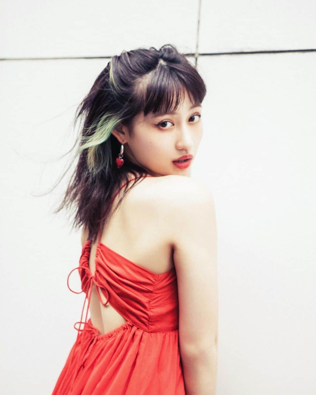 佐々木莉佳子のインスタグラム：「#リカコイロ  7月になりましたね 今年の夏もあちあちでいきましょう、🐠」