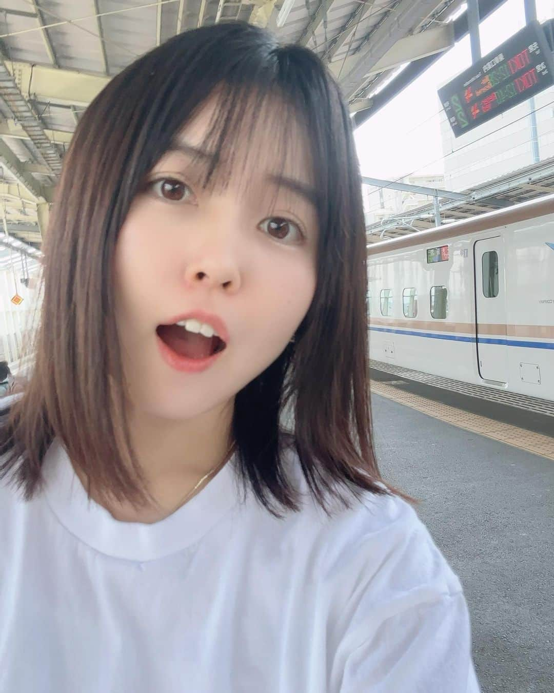 里咲りささんのインスタグラム写真 - (里咲りさInstagram)「群馬県庁のリボーンフェスに参加してきたよ！ これから2年間、群馬県庁の有効活用についてのRe:born会議の委員を務めることになりました！役に立てるようにがんばります！  さとさきが制作を担当させていただいているYouTubeチャンネル『劇団ぐんまちゃん』のパネルもあったよ！ これまでの経験をフルで活かせるように、音楽、映像、振り付け、全力で制作してるからぜひ検索してみてね！  #群馬 #群馬県 #ぐんまちゃん #社長 #起業家」7月2日 14時41分 - risasatosaki