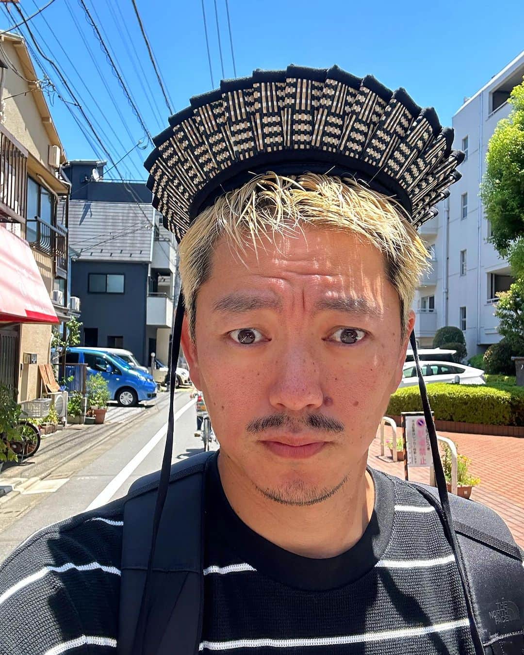 伊藤千秋のインスタグラム：「晴天☀️ 想像以上に暑いです。 車の中はサウナ要らずでず。 品川今日も幸せです。 #本籍地 #品川の祭りは集客立120%」