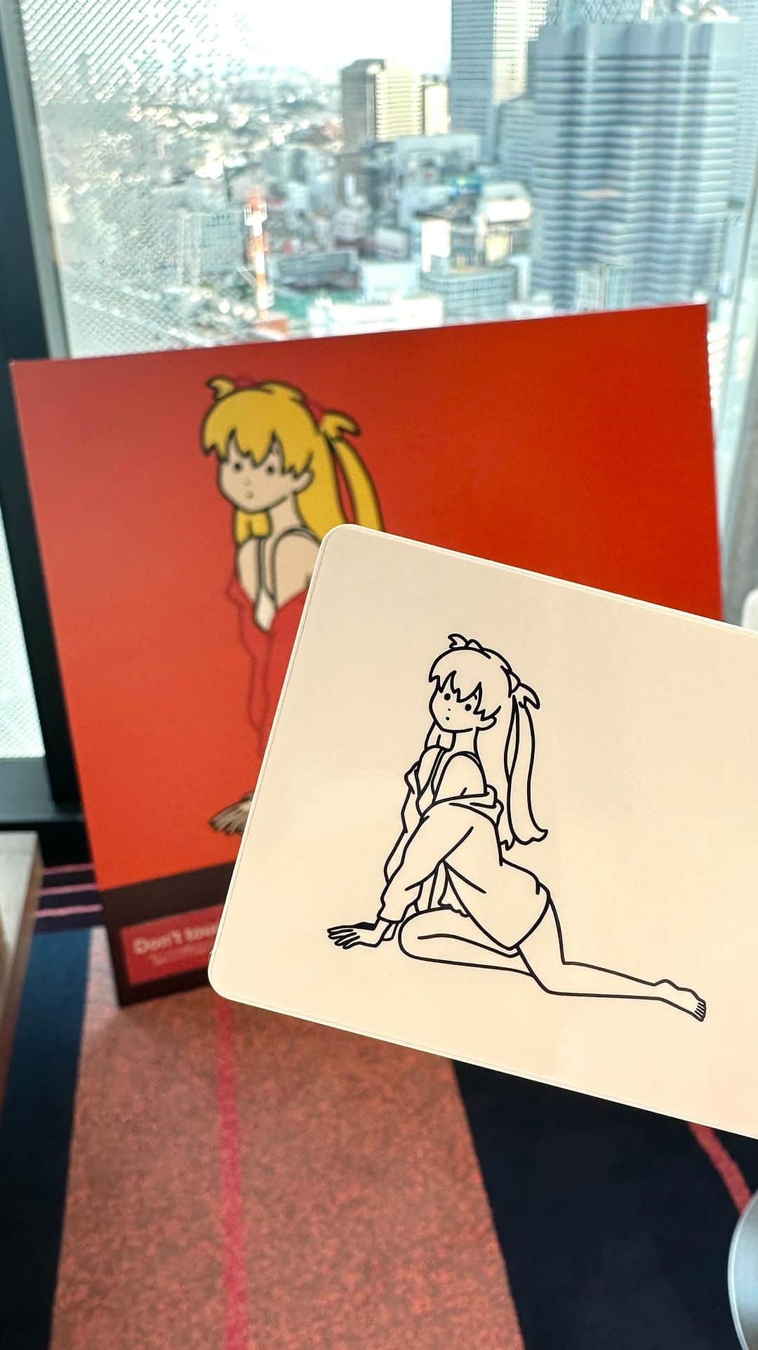 白根ゆたんぽのインスタグラム：「東急歌舞伎町タワー @tkt2023official  さんの計らいでLIFESTYLE HOTEL EVA のアスカルームに一泊してきましたよ。都内各所でいろんな展望見てきましたが歌舞伎町上空という角度からの眺めはかなり新鮮でした。  LIFESTYLE HOTEL EVA コラボルームはいよいよ7月20まで #LIFESTYLEHOTELEVA  #hotelgrooveshinjuku  #asukaroom」