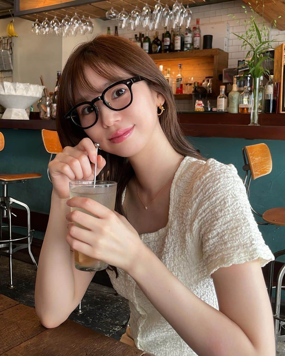 加田穂乃華のインスタグラム：「☀️🌈 お母さんのお友達が東京に遊びに来ていたので 一緒にカフェ巡り🫖 コーヒー未だに飲めないから自家製ジンジャエールを😌  そしていとこちゃんにインスタのカメラで撮るのがいいよと教えてもらって撮ってみたらめちゃ画質きれい✨  ７月もよろしくお願いします☺︎ (※蚊に刺されているのは気にしないで下さい🫥)  #浅草 #suke6diner #カフェ」
