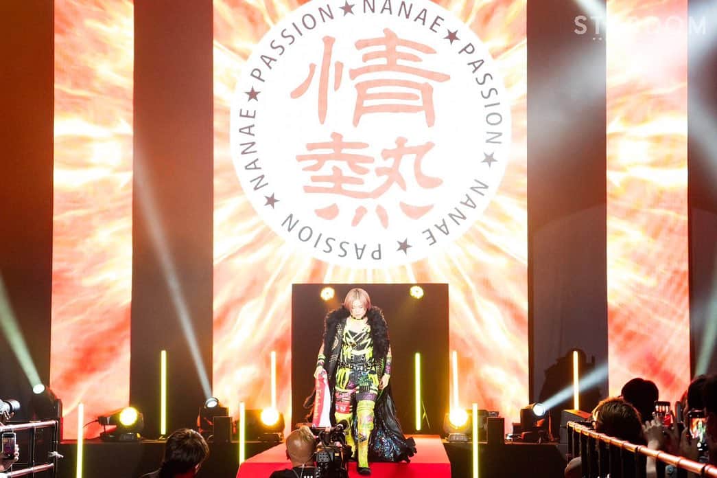 高橋奈苗のインスタグラム：「2023/07/02 スターダム　in YOKOHAMA  パッション注入マッチ🔥  🆚 スターライト・キッド  やっと初対戦だった。  モモをセコンドにつけたり何やらざわつかせたアイツ。 でも女子プロレスが好きなんだな、ってわかったよ。  パッションのベルトは防衛したけどキッドのおかげで可能性が広がったかんじよ。  モモラッチの感覚、久々だった、、！  だが、情熱がある！！！❤️‍🔥❤️‍🔥  @nanae_passion_  follow me!  通販ショップ➡︎ https://jungarian.thebase.in/  #プロレス #高橋奈七永  #ナナエ #パッション #passion #女子プロレス #人間国宝 #japan #nanaetakahashi #STARDOM #スターダム　 #スターライトキッド」