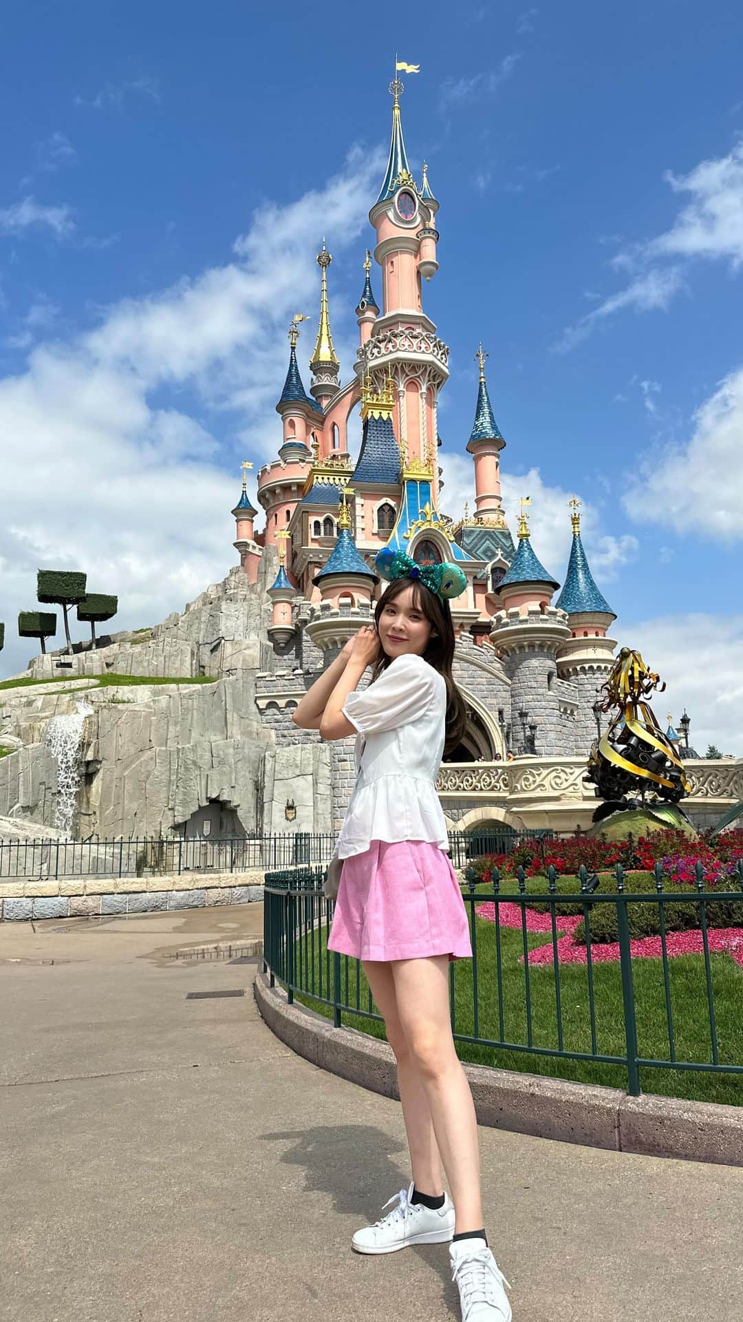 磯田 ひかる(Hikaru Isoda) のインスタグラム：「Disndyland Parisからインスタライブ🇫🇷」