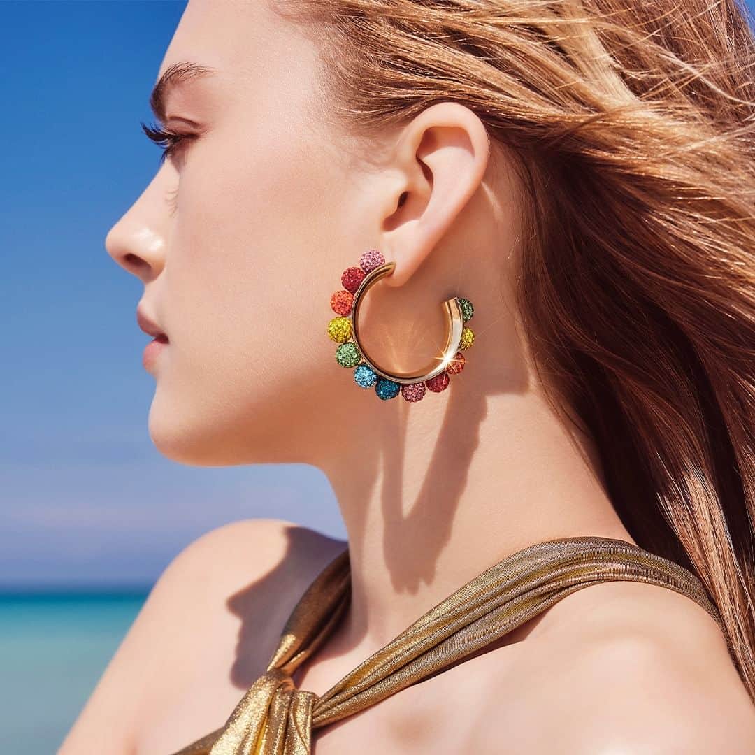 Aquazzuraさんのインスタグラム写真 - (AquazzuraInstagram)「Colorful and summery jewelry for the hottest days: Disco Darling Earrings   #AQUAZZURA  #AQUAZZURAJewelry」7月3日 1時00分 - aquazzura