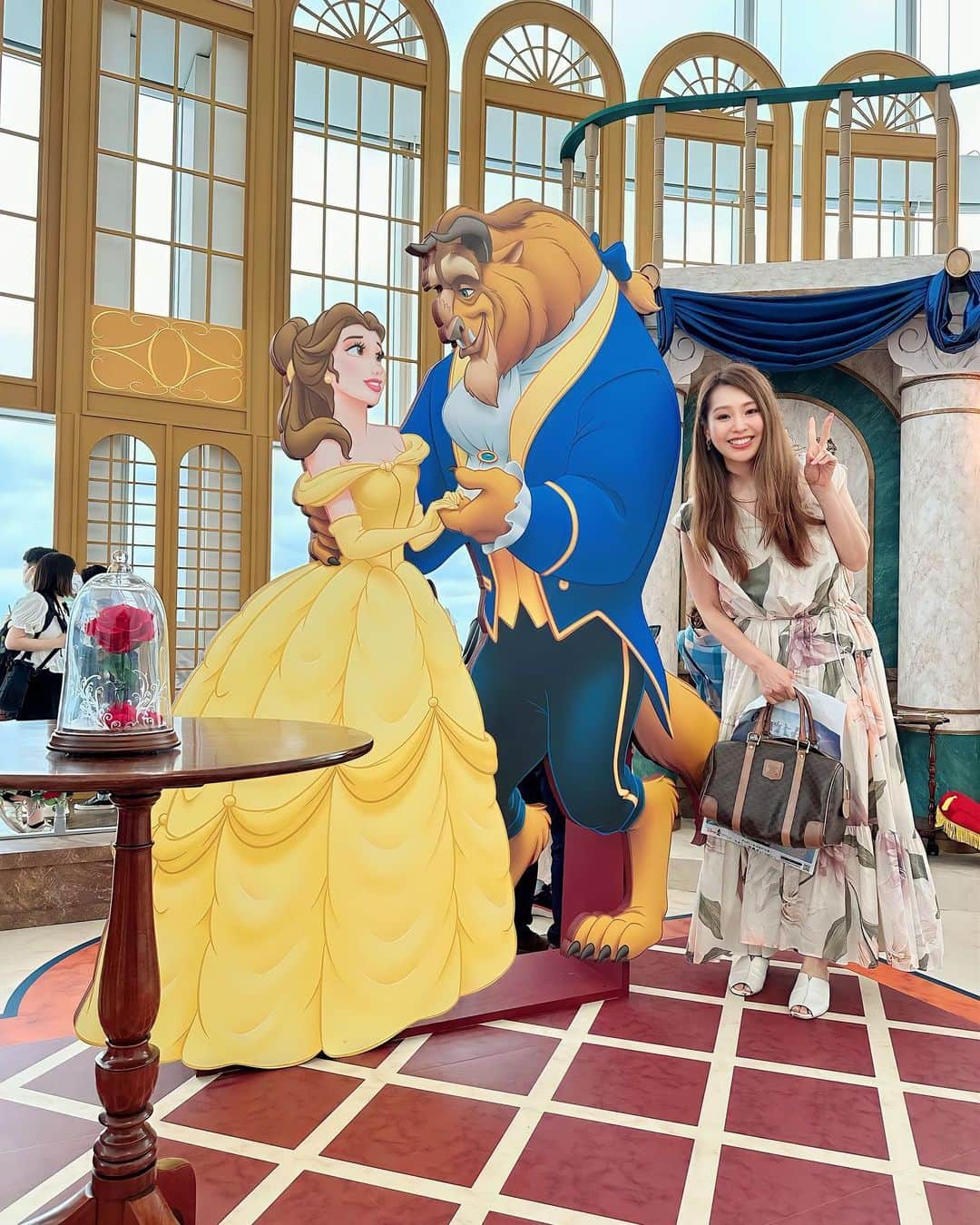 のインスタグラム：「. 大好きな美女と野獣🥰 . #美女と野獣#ディズニー#ディズニーアニメーションイマーシブエクスペリエンス  #ポット夫人とチップ #ディズニー好き」