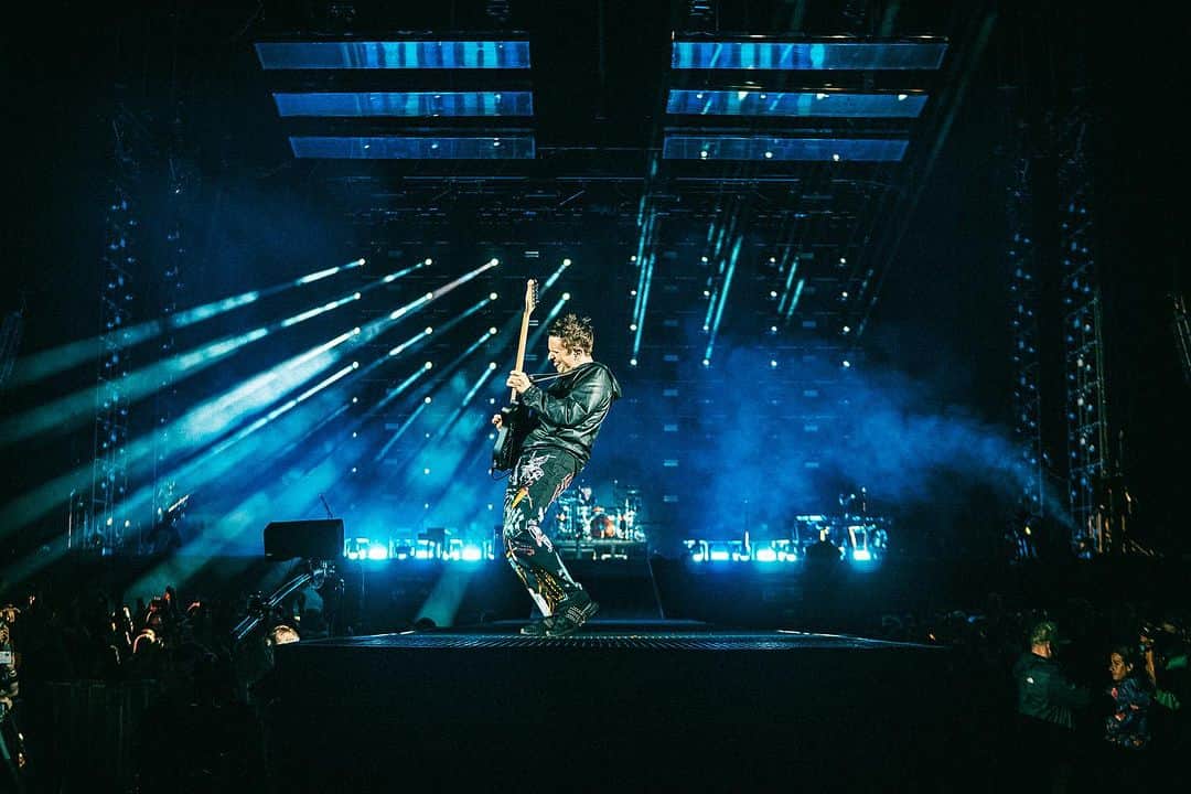 MUSEさんのインスタグラム写真 - (MUSEInstagram)「Last night was special. We love you, Belgium, and we’re happy to have taken you to the place where it all began for a moment.  📸 • @theworkofjar」7月3日 1時27分 - muse