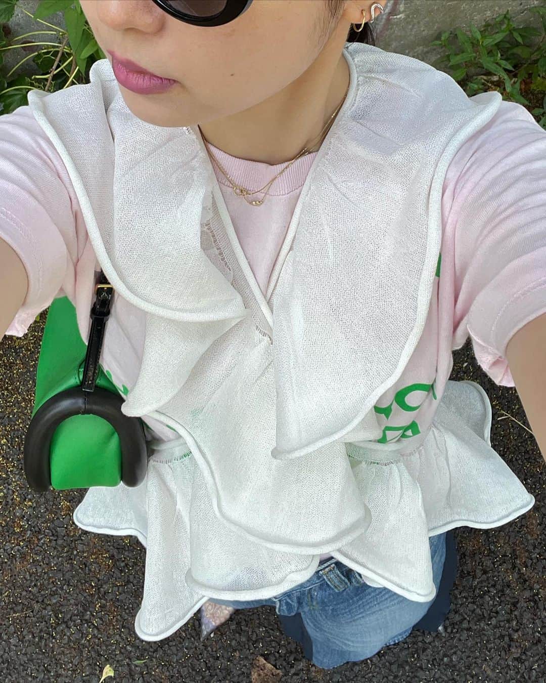 Mio Nagaiさんのインスタグラム写真 - (Mio NagaiInstagram)「. あっちぃ〜 今日の服。 PERVERZEのフリフリがポイントです (HIGASHIに最近入荷したよ)  #mio__ootd」7月2日 17時24分 - mio_nagai68