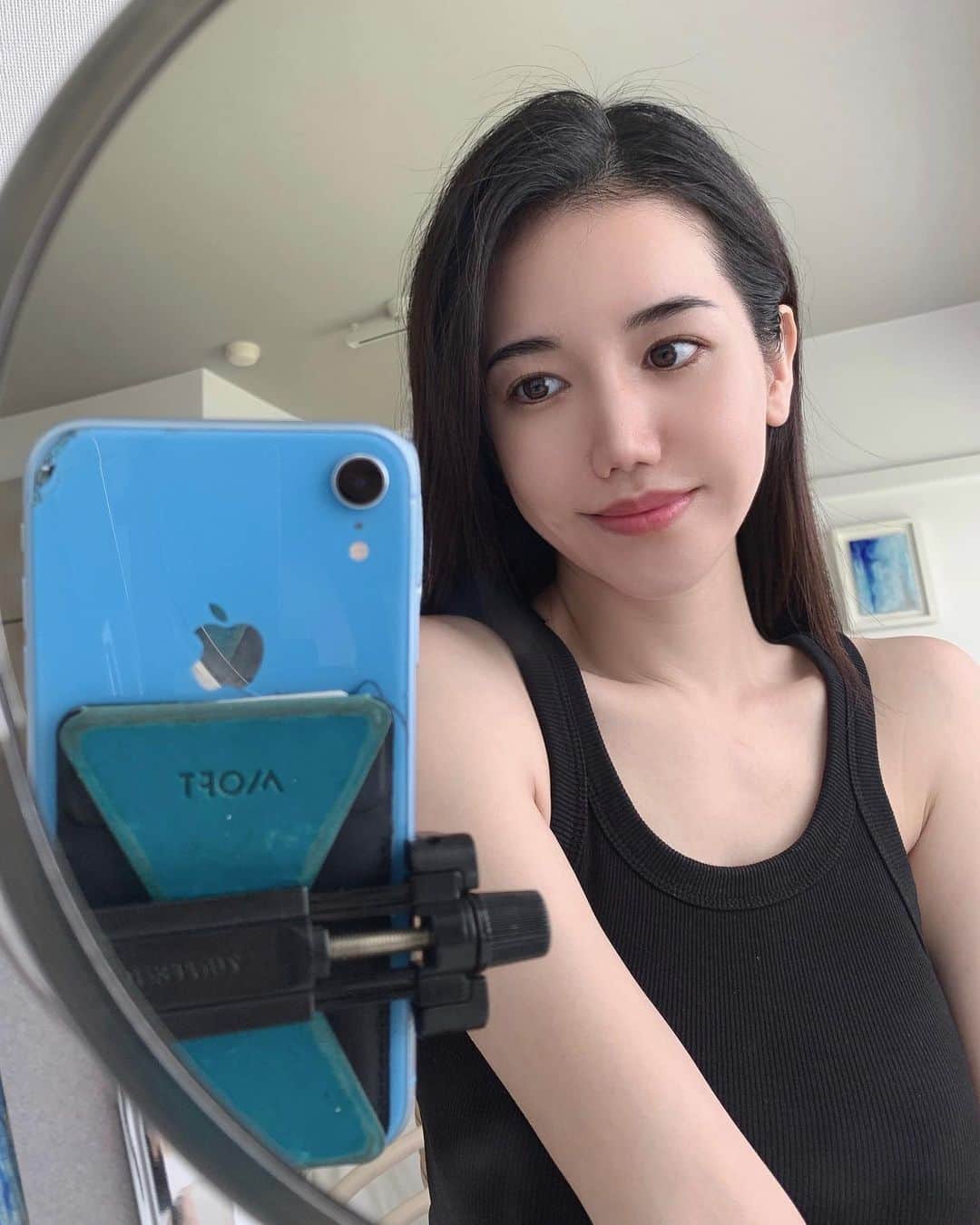 尾島沙緒里のインスタグラム：「🩵🐳  #フリーアナウンサー #アナウンサー #女子アナウンサー #女子アナ ⁡ 他の投稿はこちら ▷▷▷@ojimasaori__newscaster」