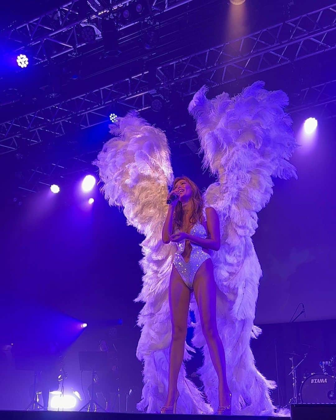 堀えりかさんのインスタグラム写真 - (堀えりかInstagram)「エクスプレッションライブ&ダレアランウェイショー 来てくれたみんな！！ありがとうー🩷🩷🩷  バタバタしすぎて緊張してる暇もなく一瞬で終わっちゃった気がする🤣 だからまたスチールやDVDが出来上がったらゆっくり見返したいと思います🤣🩷 沢山応援ありがとう📣❤️‍🔥 これからもライブや、写真展、ファンミーティング、色んな所でイベント出来たらと思うのでまた遊びにきてね🫡❤️‍🔥  #エクスプレッションライブ #ダレア #ランウェイショー #ダレアモデル #堀えりか #大阪 #ゴリラホール大阪 #ライブ #初ライブ #expression #darea #runwayshow #model #dareamodel #erikahori」7月2日 18時21分 - xerikax143