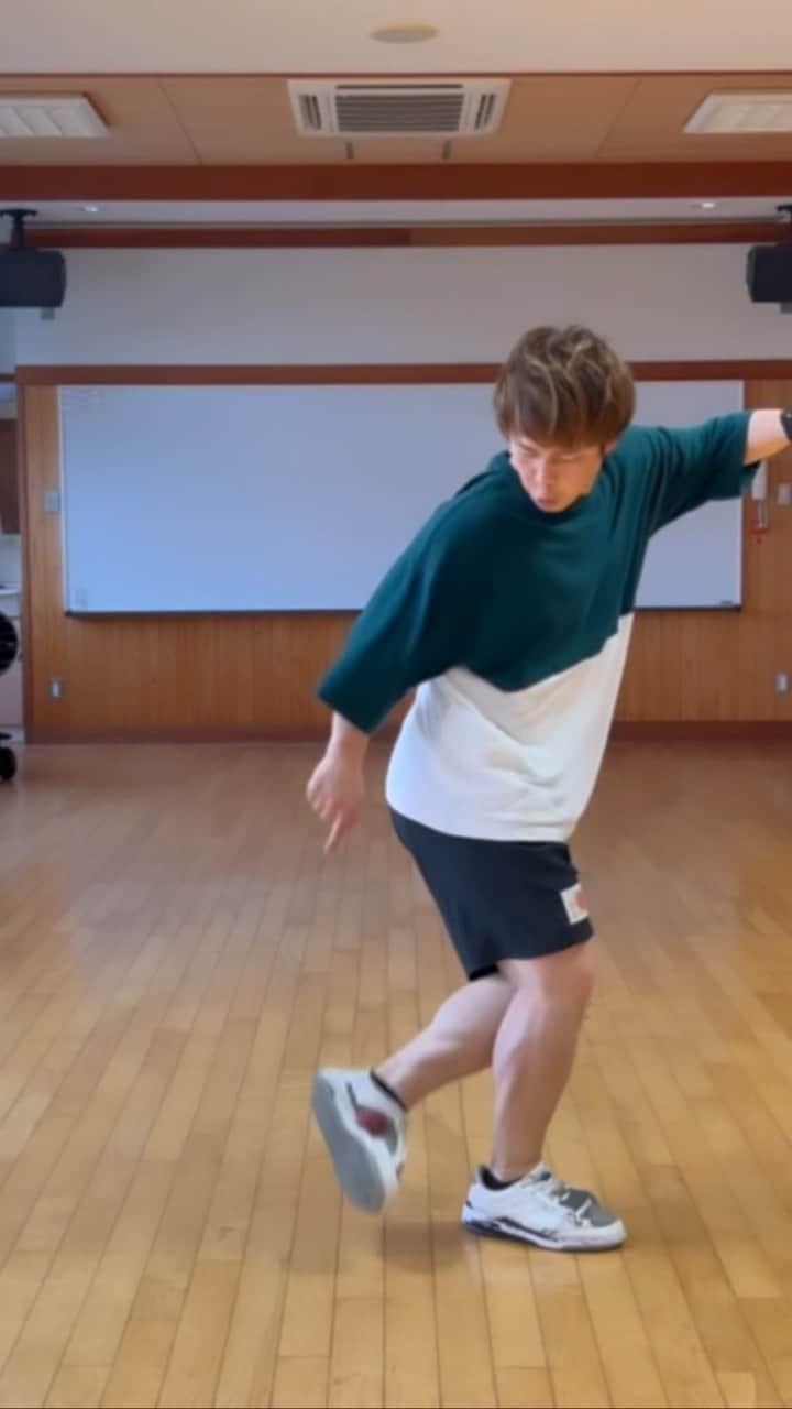 石田太志のインスタグラム：「Footbag combo. @taishiishida #freestyle #footbag #worldchampion #trick #performance #soccer #football #skills #skill #フットバッグ #世界一 #パフォーマンス #サッカー #リフティング #フリースタイル」