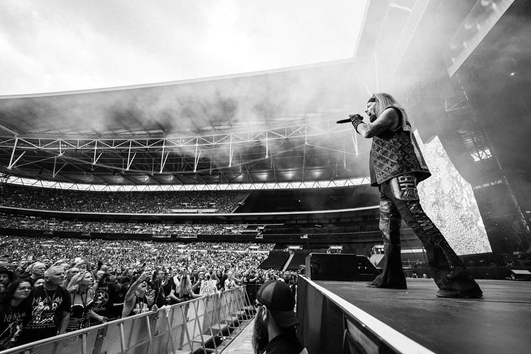 ヴィンス・ニールさんのインスタグラム写真 - (ヴィンス・ニールInstagram)「Playing #WembleyStadium was very cool!  Thank you to everyone that come out #mötleycrüe」7月2日 18時45分 - thevinceneil