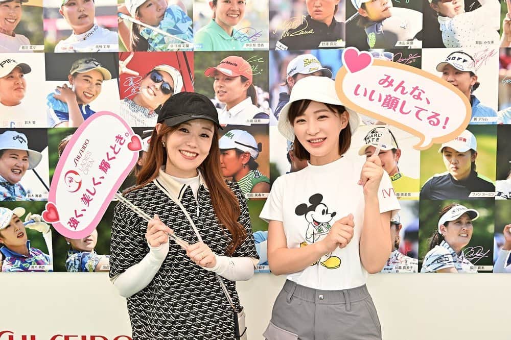 SARAKIMISAKIさんのインスタグラム写真 - (SARAKIMISAKIInstagram)「🩷🩷🩷 「資生堂 レディスオープン × Regina」特別観戦ツアー めちゃくちゃ楽しかった🥰✨ @shiseido.sports_japan  @regina_golf   昔からよくゴルフ観戦には行ってたんだけど、今回このツアーに参加させてもらって観戦のコツやマナーを細かく教えていただいたおかげで、今まで疑問に思ってたことが解消してめちゃくちゃ楽しかった🥹✨  特に私がずっと知りたかったのが、グリーン周りの立ち位置！！ たまに選手とカップの延長線になってしまった時に、これ邪魔かなぁと思ってズレたほうが良いのか悩んでいたんですが、そーゆう時はまず「動かないこと！」だそうです🥺👌 気になる選手は、キャディーさんが声をかけてくれたりとかするそうなので、基本的には動かなければ気にならないと！ そーゆうの誰に聞けるものでも無いから、めちゃくちゃ勉強になりました🥹✨  この日ツアーガイドをしてくださったのは、古閑美保プロや片岡大育プロなど多くのツアープロとタッグを組んできたプロキャディ・伊能恵子さん🩵 @keiko_inuuuuuuuu   めちゃくちゃわかりやすいし 面白いし🤣笑 サバサバしてかっこよくて一気に大好きになりました❤️  ゴルフ観戦してみたいけど、初めてで一歩が踏み出せない！って人もこんな観戦ツアーがあったら絶対いいなぁと思いました🥹🫶🏻🫶🏻🫶🏻 本当に素晴らしかった🩷  そして資生堂レディースオープンならではの、華やかな会場も楽しかった✨  資生堂ブースでは、大人気の日焼け止めアネッサが試せたり、選手たちの「いい顔パネル」で推しの選手を探したりと、どこにいても飽きない✨ キッチンカーもたくさんあってすごく賑やかだった🥰  ようやくコロナも落ち着いて、こーゆう観戦とかが出来るようになってきたから今年はたくさん色んな試合を見に行きたいなぁ✨  来年もまたぜひ観に行きたいと思いました🩷 @shiseido.sports_japan  @regina_golf   . . . . #資生堂  #資生堂レディスオープン #強く美しく輝くとき  #JLPGA  #ゴルフ観戦  #女子プロゴルフ  #戸塚カントリー  #reginagolf  #ゴルフ雑誌Regina  #golf  #instagolf  #インスタゴルフ女子  #ゴルスタグラム  #ゴルフ  #ゴルフ女子  #ゴルフ女子会  #ゴルフ女子初心者  #ゴルフ好きな人と繋がりたい」7月2日 18時42分 - misarasara.golf