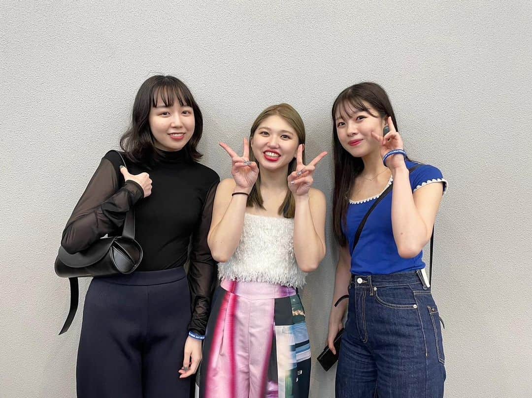 中西香菜のインスタグラム：「たけの卒業ライブからもう1週間以上経ったのか… 早いなぁ🥹楽しかったなぁ🥹  3人に出会った頃は13歳？14歳？だったのに時間ってあっと言う間だなぁ…  思い返すとおもしろくて楽しい思い出ばかり🤭たくさん支えてももらいました☺️🙏  同期がこの人達で本当に良かったです🫶  ずっと大好きで大切🇺🇸  早く4人で集まれますように⭐️」