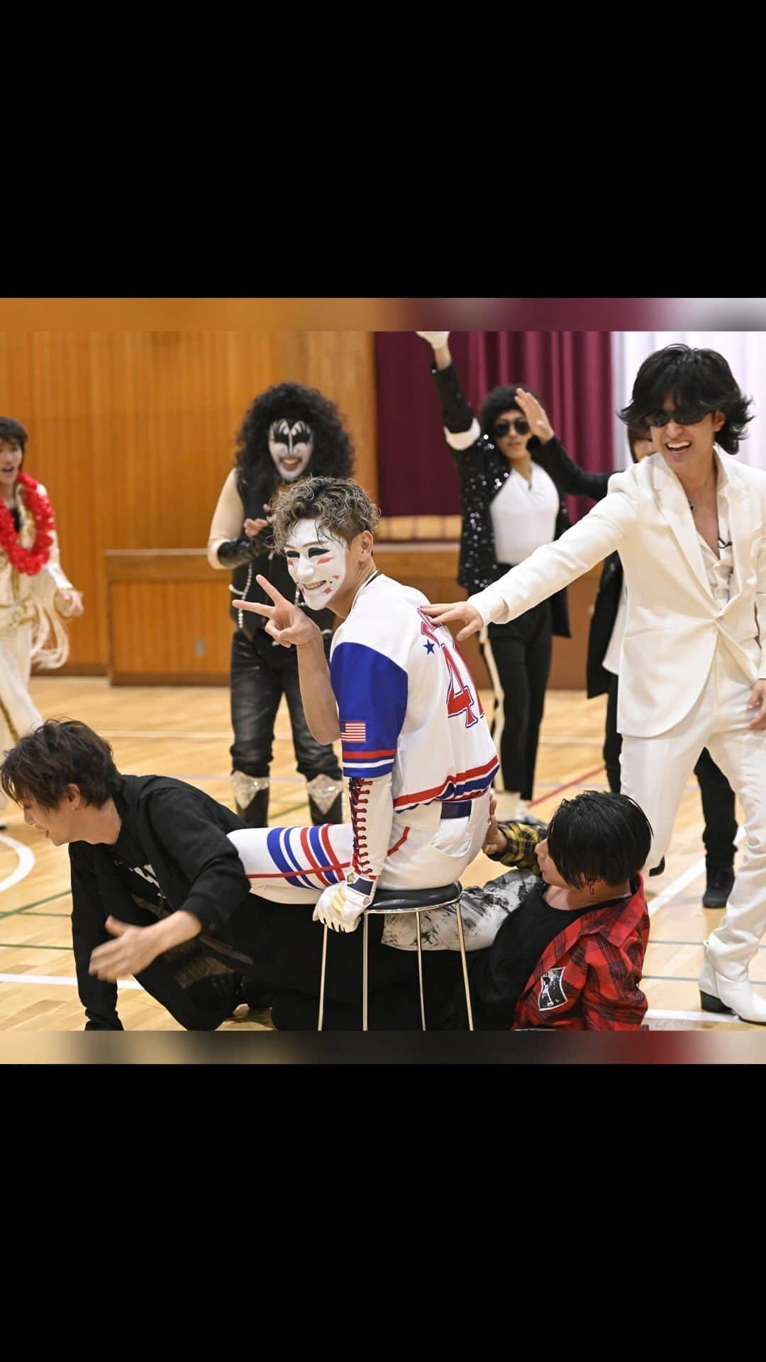 GENERATIONS高校TVのインスタグラム：「GENE高でしか見られない‼️GENE×金爆 ロックで過激な「女々しくて」全力神パフォーマンス披露！音ありは本編で♡  #gene高 #ジェネ高 #generations高校tv #gene #generations #ジェネ #ジェネレーションズ #generationsfromexiletribe #ldh #白濱亜嵐 #片寄涼太 #数原龍友 #小森隼 #佐野玲於 #関口メンディー #中務裕太」