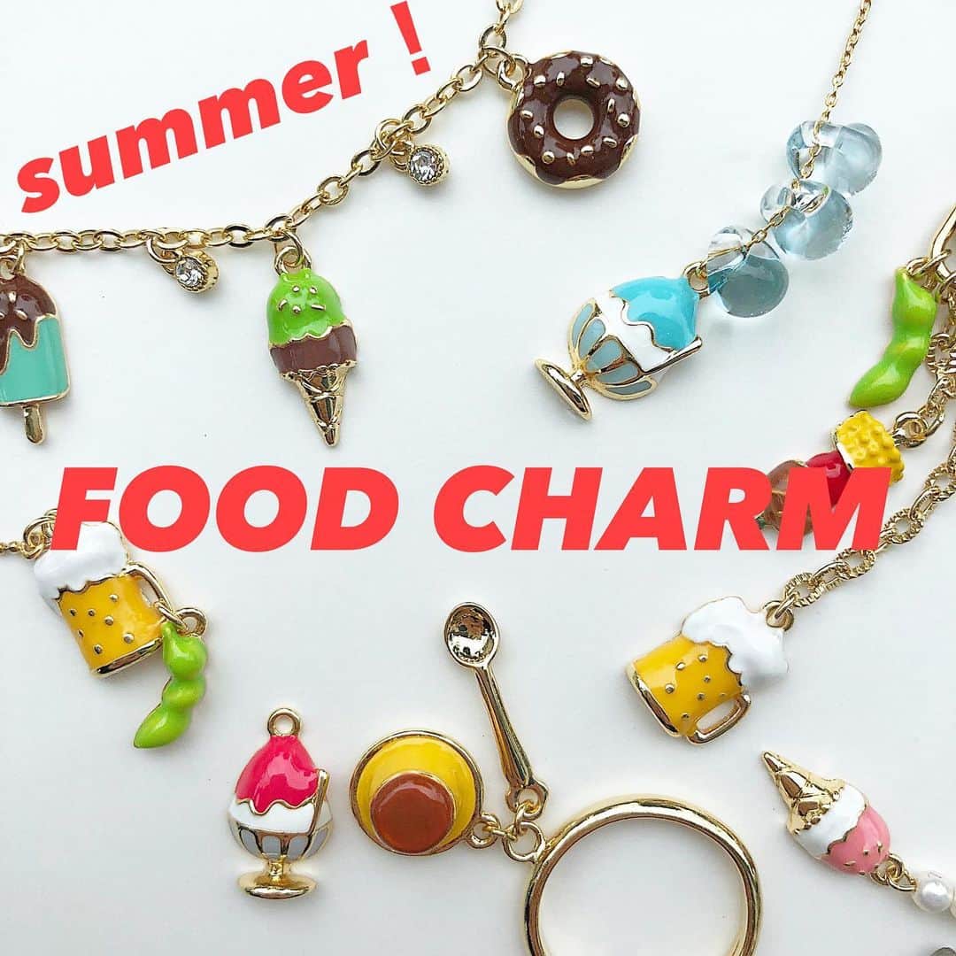 貴和製作所 ラフォーレ原宿店のインスタグラム：「⁡ ・ ✔︎︎︎︎New arrival ⁡ 人気のフードチャームに 夏にぴったりな新商品が入荷🏖💕 ⁡ 🥂ハッピーアワーセット🥳  ビール🍺＆枝豆🌱＆バーベキュー🍖の 組み合わせは10%OFF✨️ ⁡ ユーモアたっぷり😂👏🏻な 可愛いチャームで夏を乗り越えよう💪🏻☀️ ⁡ －－－－－－－－－－－－－－－－－－－－ ⁡ 📦1万円以上で送料無料！（代引き対応） 貴和製作所のネット通販にない商品や ラフォーレ店限定商品も店舗通販できますので お気軽にお問い合わせくださいませ◎ ⁡ ▷▷ @kiwa_laforet ラフォーレ原宿店 TEL:03-5775-4050 ⁡ －－－－－－－－－－－－－－－－－－－－ ⁡ @laforet_h @kiwaseisakujo #貴和製作所 #貴和製作所ラフォーレ原宿 #ラフォーレ原宿#LAFORETHARAJUKU  #laforetharajuku#ハンドメイド#handmade#ピアス#pierce#イヤーアクセサリー#ブレスレット#bracelet#チャーム#charm#食べ物#food」