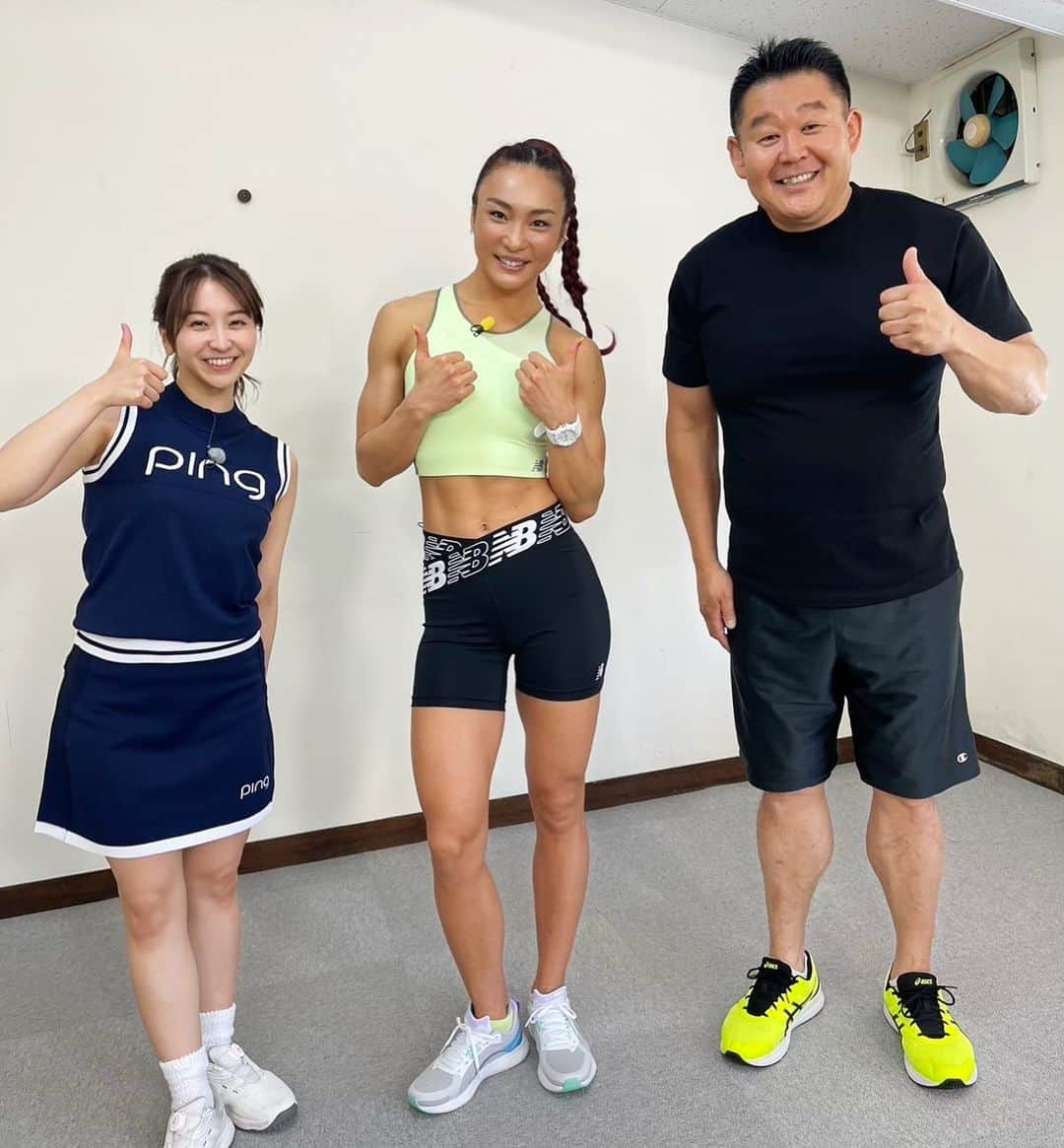 袴田彩会さんのインスタグラム写真 - (袴田彩会Instagram)「アップグレードゴルフ⛳️ 先週に引き続き花田虎上さんがゲストでした✨ スイングの変化にぜひ注目してください🏌️‍♂️  そして先週はフィジカルもアップグレード❗️ AYAさんに来ていただきました！ かっこいいなぁ🥰 私も身体を引き締めたい。  見逃した方はTVerでぜひ見てくださいね🌻  #アップグレードゴルフ  #テレビ東京」7月2日 19時13分 - ayae.ha