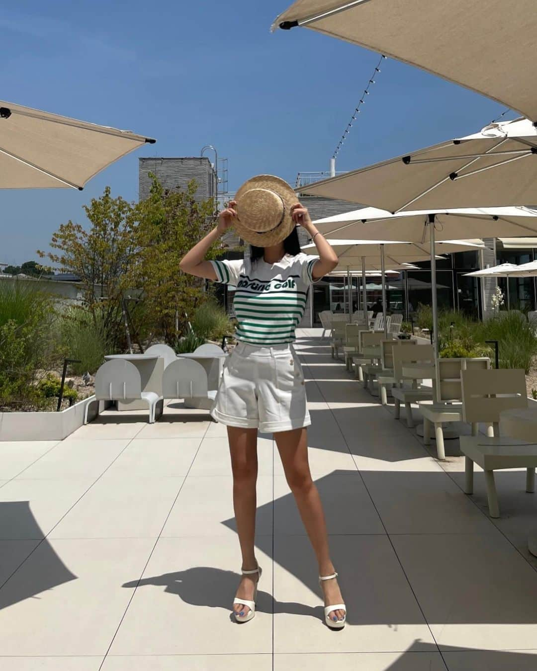 キュリ さんのインスタグラム写真 - (キュリ Instagram)「#광고  Golf wear but make it a daily date look!✨ @martine.golf 🌴🐚🌴🐚」7月2日 19時13分 - qtfreet