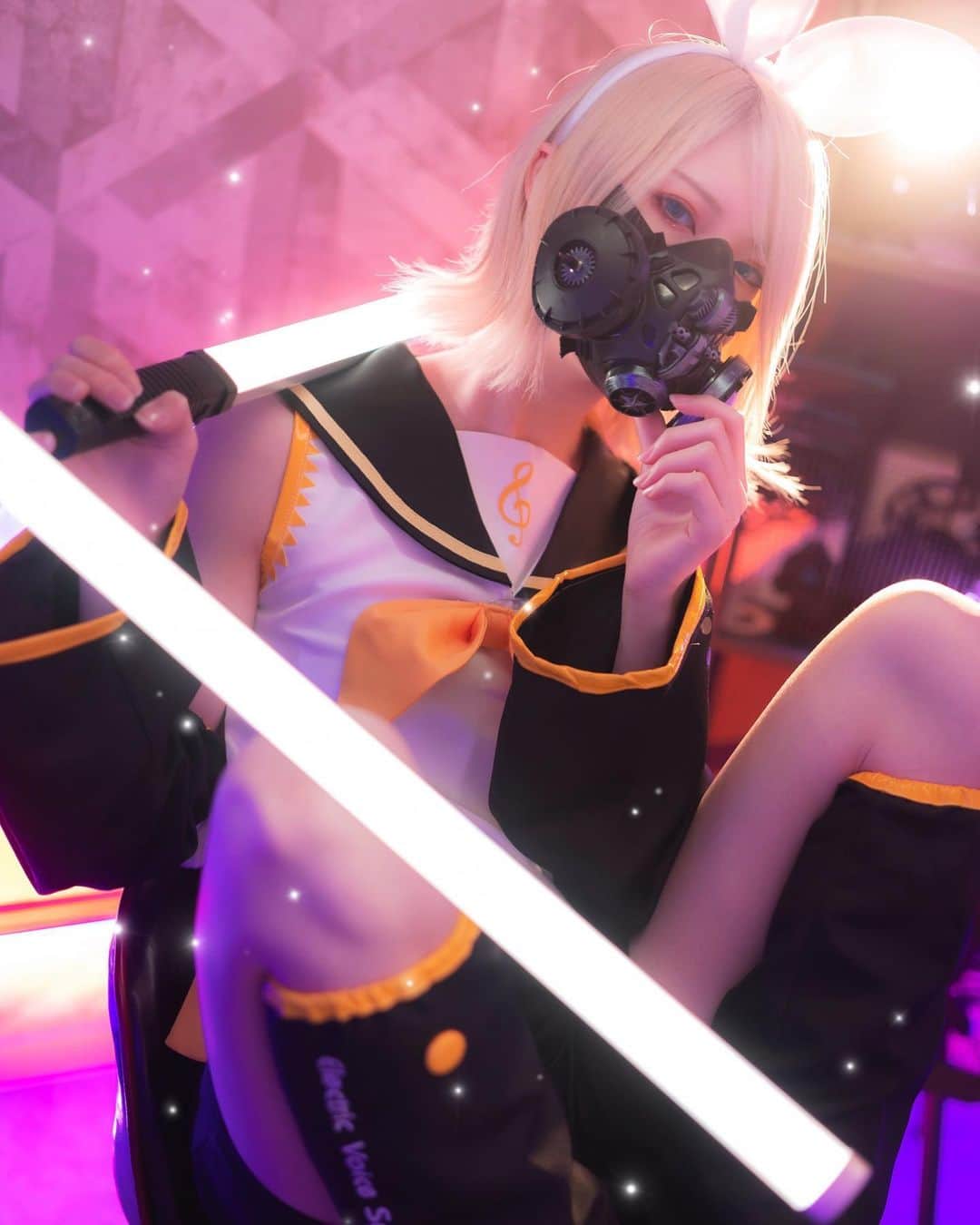 ぽにょ皇子のインスタグラム：「鏡音リン💛  #cosplay #cosplayer #cosplaygirl #コスプレ #コスプレイヤー #グラビア #dj #ポートレート #portraitphotography #portrait #pink #Japanese #自撮り」