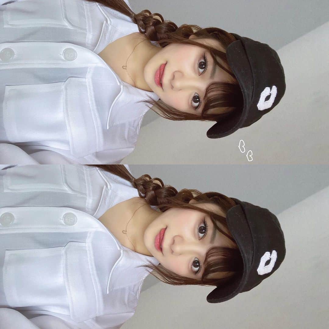 のインスタグラム：「⁡ ⁡ 横にして見てね🧢🖤 ⁡ ⁡ ⁡ ⁡ ⁡ ⁡ ⁡ ⁡ ⁡ いつもいいね＆コメントありがとうございます🧸🎀 ⁡ ⁡ ⁡ #まりくま #Popteen #POP #キャップ女子 #キャップコーデ #ヘアアレンジ #ヘアアレンジ簡単 #キャップヘアアレンジ #手書き加工 #instagood #instadaily」