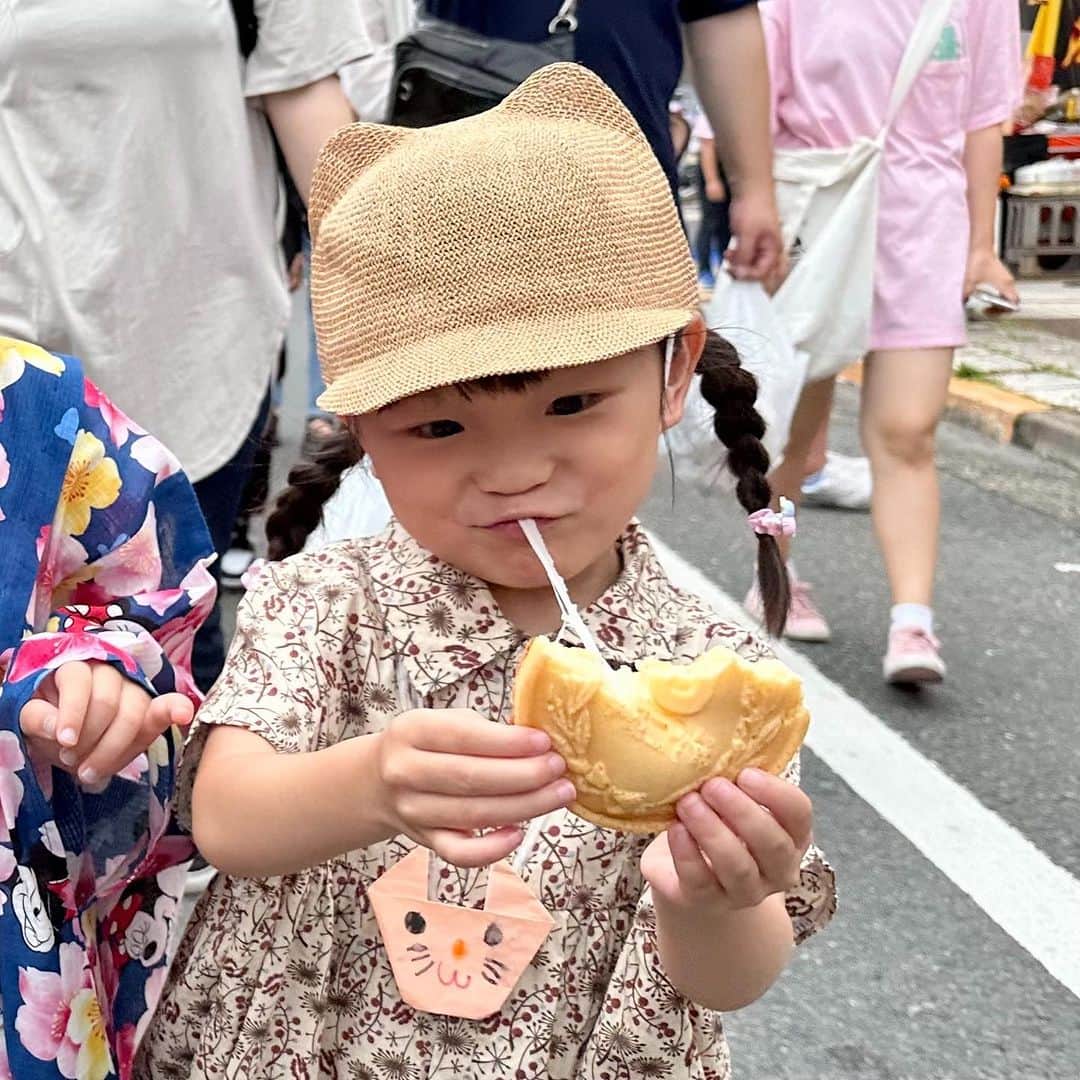 村方乃々佳のインスタグラム：「10円パン✨ チーズがのび〜るよ〜😆 焼きたては熱々だね💦  #村方乃々佳 #ののちゃん #ののかちゃん #ののちゃんねる #nonokamurakata #노노카 #NONOCHAN #10円パン」