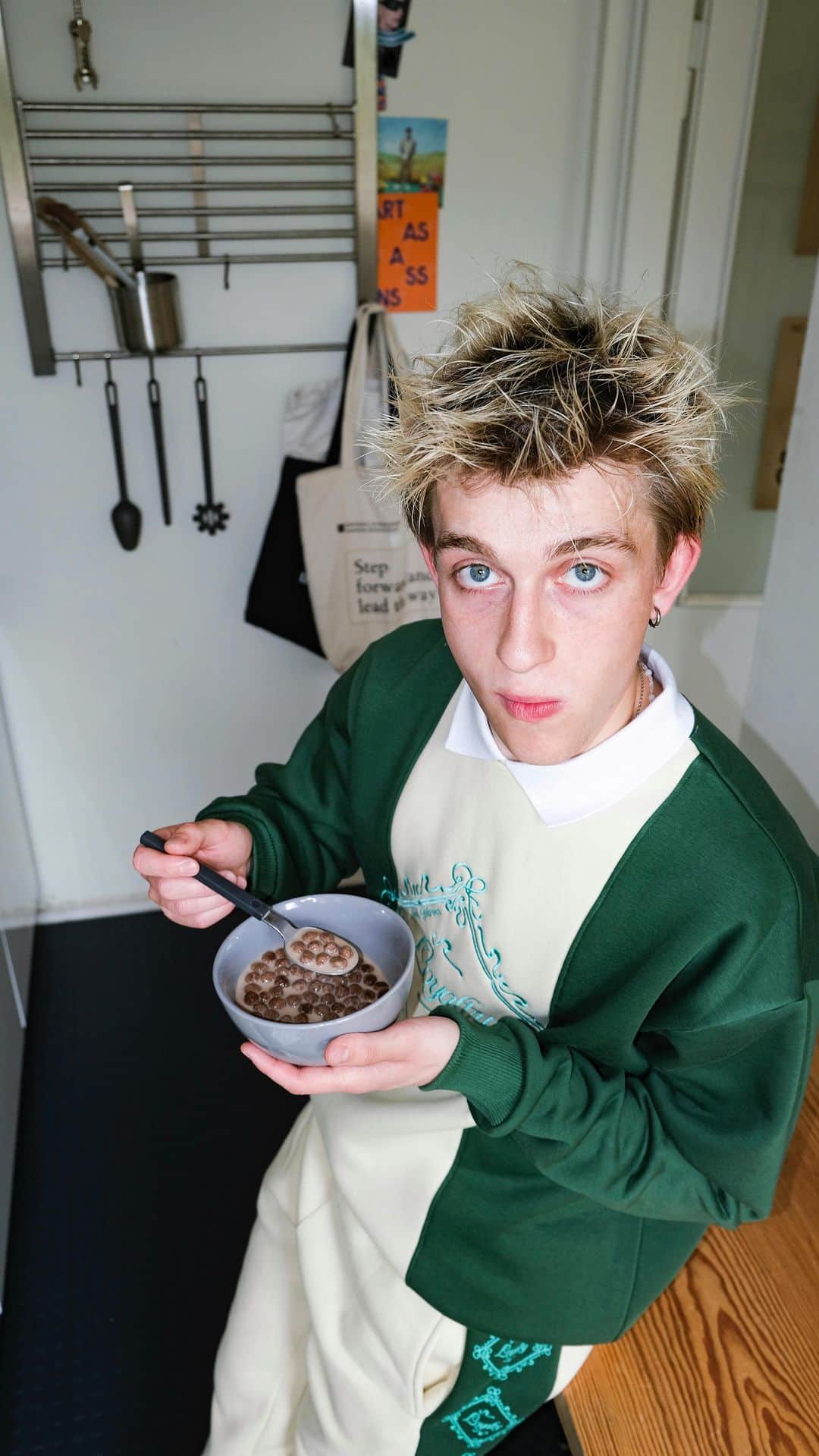 LOCAL HEROESのインスタグラム：「What’s for breakfast? Cereal with me 🥣/ @milosz_atz in Royal Sweat Set」
