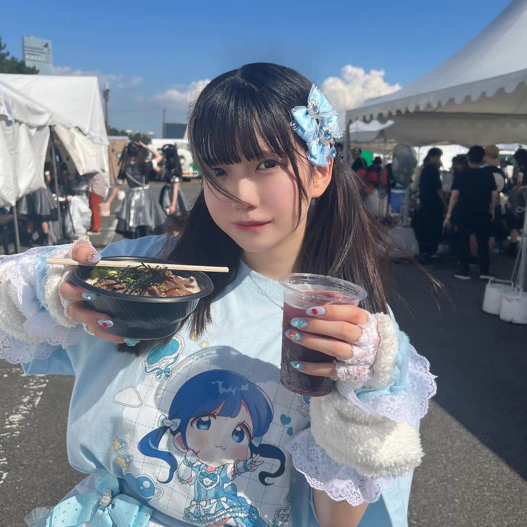 みぽたぽたさんのインスタグラム写真 - (みぽたぽたInstagram)「夏がはじまった恋に落ちた〜もう待ち疲れたんだけどどうですか〜？   聴きたくなっちゃうよね、😸♡」7月2日 20時49分 - mipochan.jp