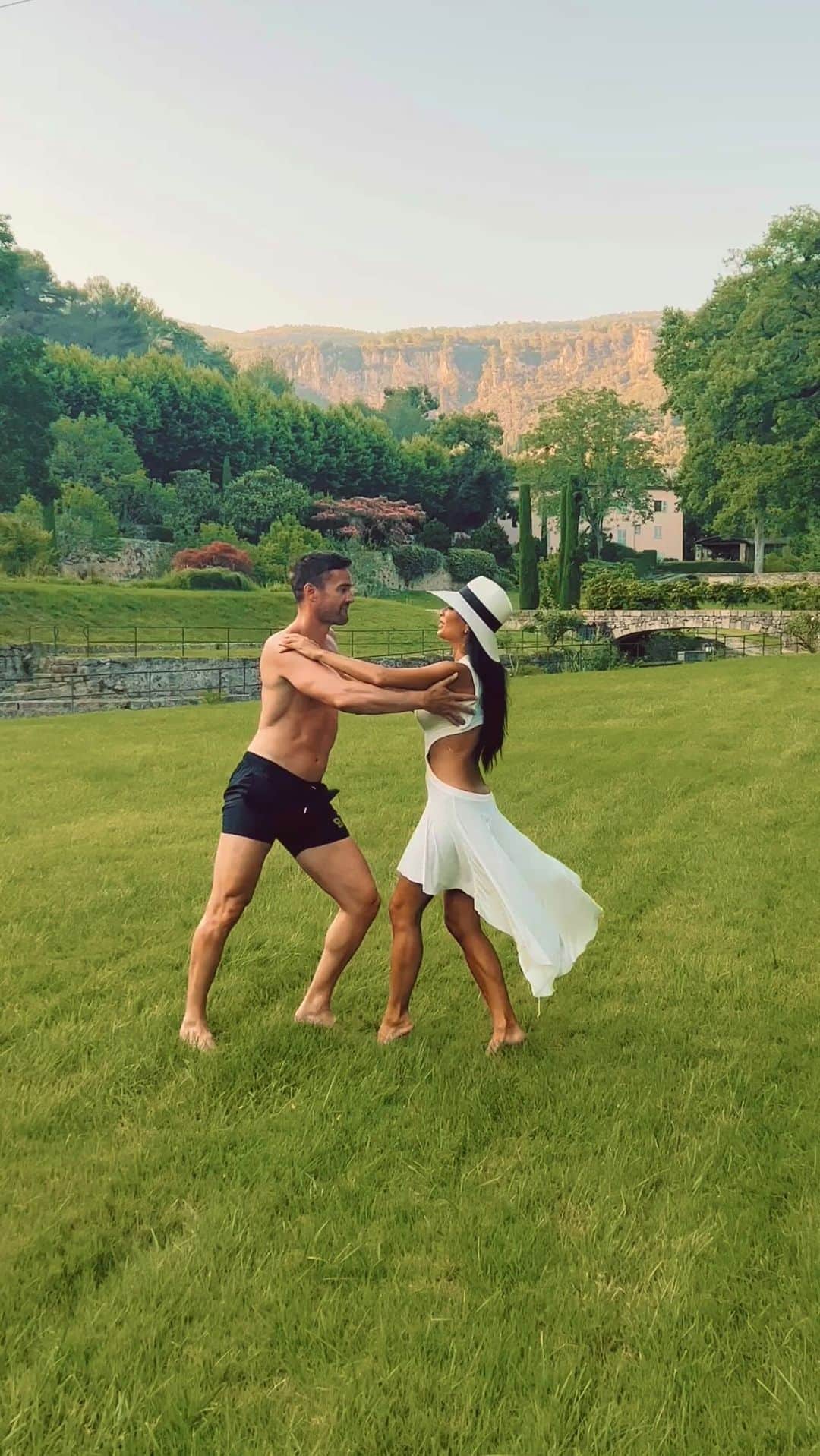 ニコール・シャージンガーのインスタグラム：「💃🏻🕺🏻 @te11 #dirtydancing」