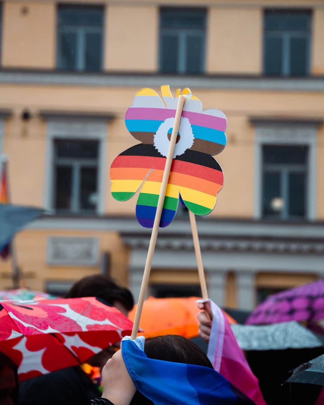マリメッコさんのインスタグラム写真 - (マリメッコInstagram)「“There is only one strength—love.” -Armi Ratia, the founder of Marimekko  Here are some highlights from yesterday's Helsinki Pride parade. 🌈 We had the pleasure of having the Marimekko Pride truck covered with Unikko (poppy) blooms, bringing along a rainbow of Marimekko prints and colors. We are so honored to be an official partner of @helsinkipride. ❤️ Thank you for celebrating with us!  #marimekko #marimekkowithpride #pridehelsinki #pride #helsinki #pridemonth @helsinkipride」7月2日 21時04分 - marimekko