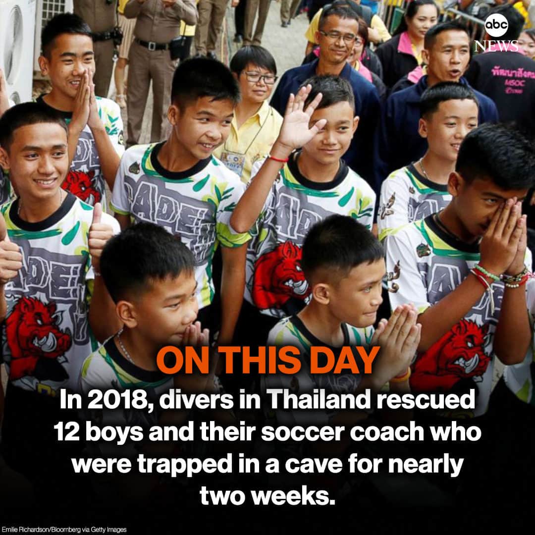 ABC Newsのインスタグラム：「ON THIS DAY: In 2018, divers in Thailand rescued 12 boys and their soccer coach, who had been trapped by flooding as they explored a cave more than a week earlier. Tap link in bio for more. #Thailand #caverescue #news」