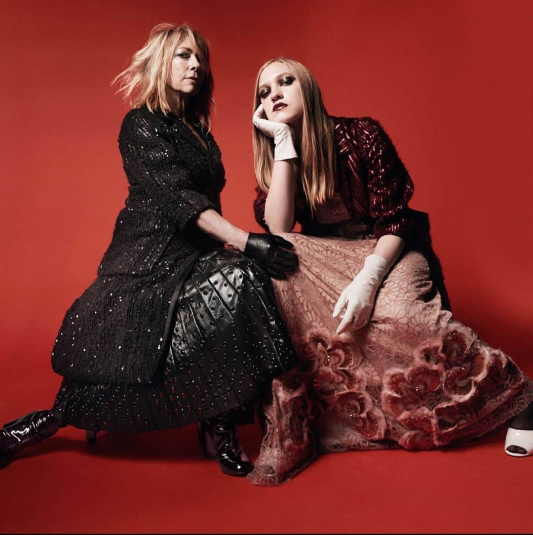 のインスタグラム：「happy birthday coco.  @kimletgordon  @cocogm   photo @davidsimsofficial  styled by @katieeleanorgrand   #MJFALL2015 #pastawithbutter #gratefulnothateful」