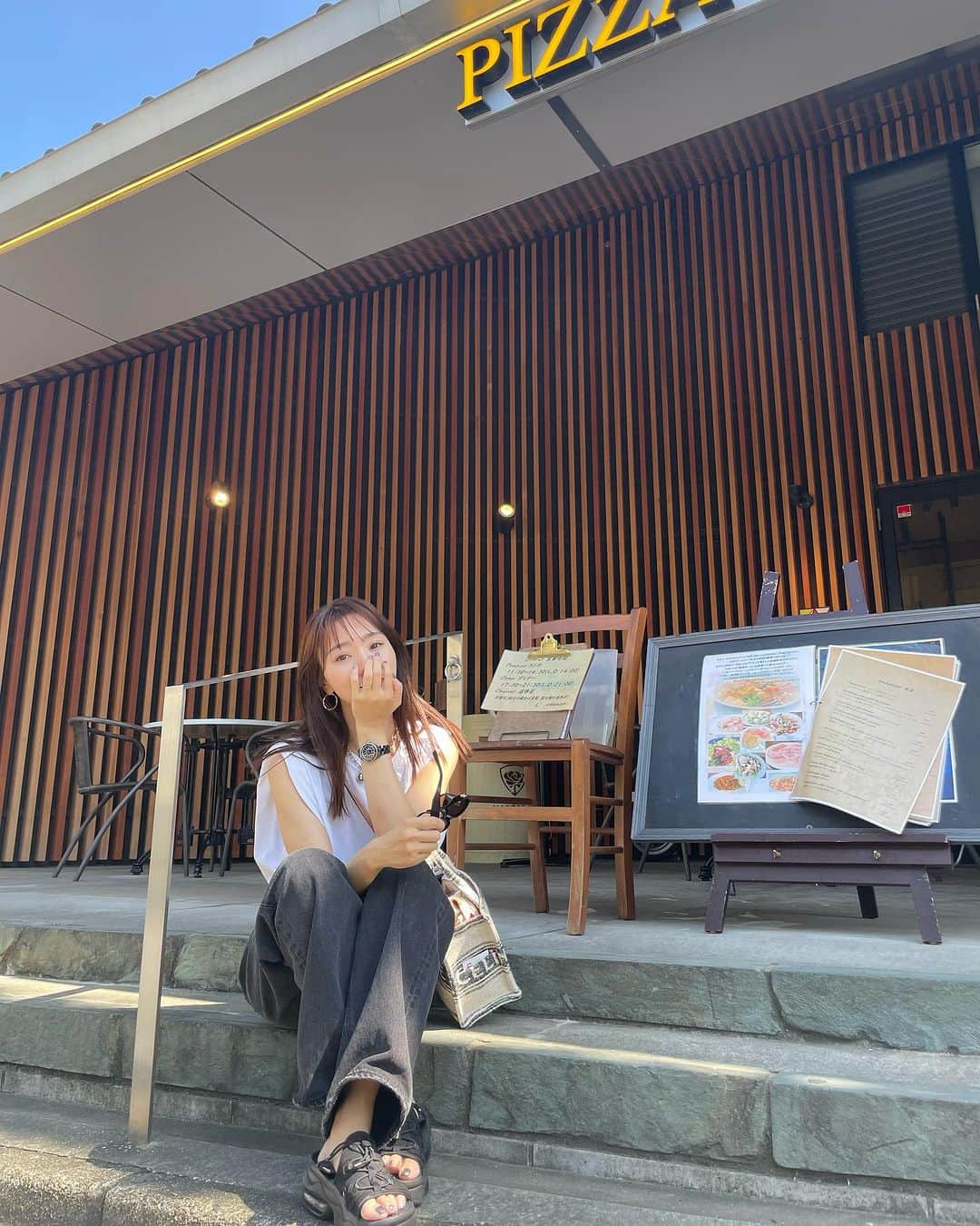 池端レイナのインスタグラム：「お仕事で所沢に。 しっかし、暑いよ〜🫥🥶 為了準備新店來到埼玉縣。啊～～今天的日本熱得不得了🫠  #momofboys #momoftwoboys #momlife #momfashion #兄弟ママ #男の子ママ」