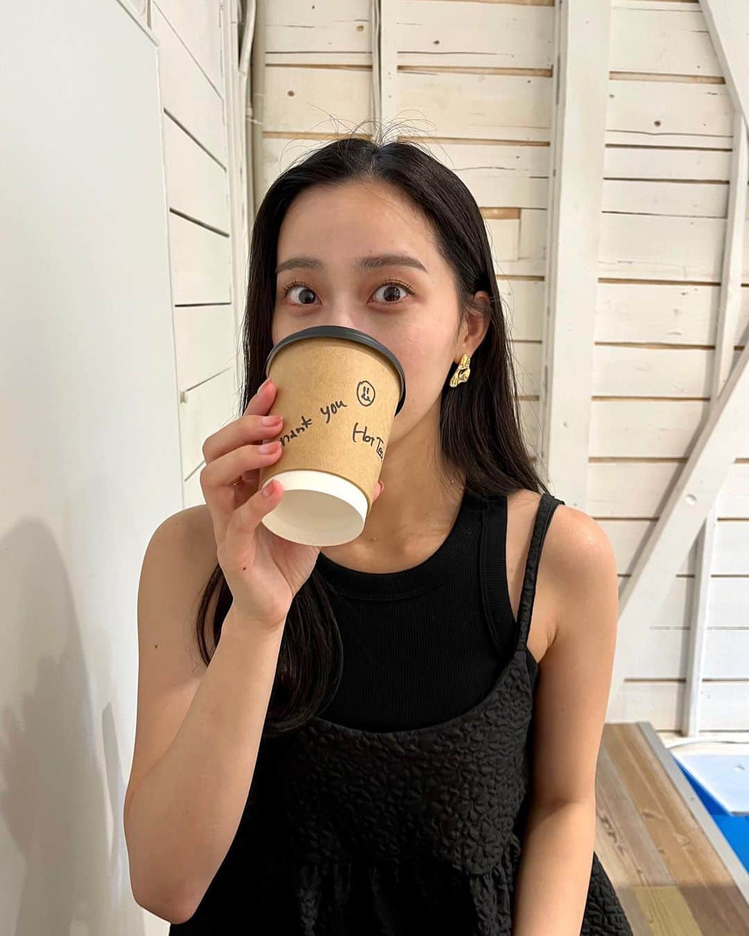 早坂風海のインスタグラム：「ちょっとしたメッセージって嬉しい😌 ⁡ そして、猫舌すぎて、小さい飲み口から飲むのだいぶ勇気いる… ⁡ そしてそして、甘い物はいくらでも食べられる🤤 ⁡ ⁡ ⁡#早坂風海 #カザスタグラム」