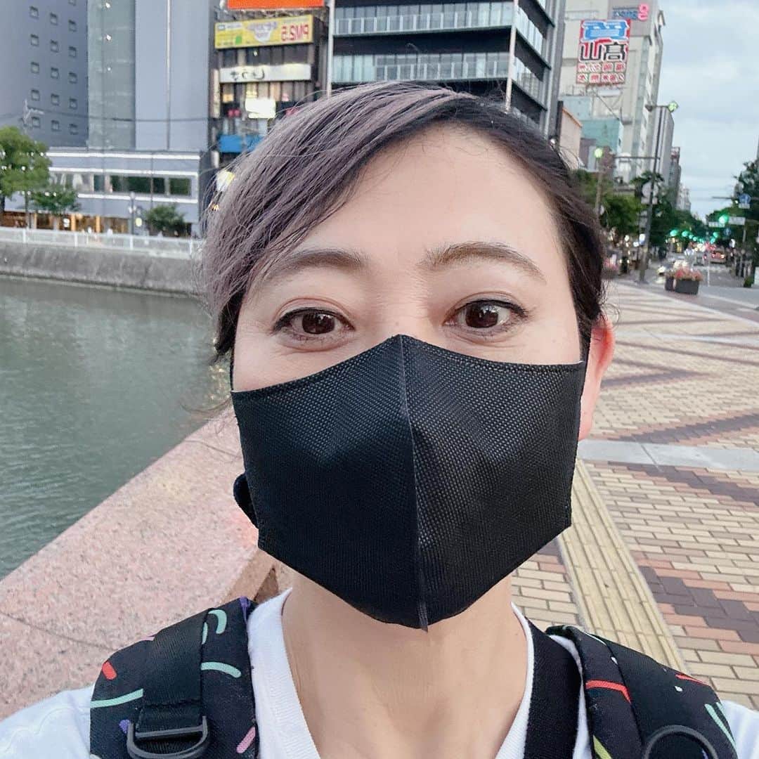 水谷千重子さんのインスタグラム写真 - (水谷千重子Instagram)「なにやってんの！ 友近ちゃん🫵🫵 千重子は今福岡よ！ 明日から博多座のキャンペーン👍👍👍🙇‍♀️🙇‍♀️ 電波ジャックってやつやりますわよ！ 福岡の方是非朝からよろしくお願いします❤️❤️ #博多座 #博多 #インスタライブ風 #キャンペーン #友近 #水谷千重子」7月2日 21時21分 - mizutanichieko