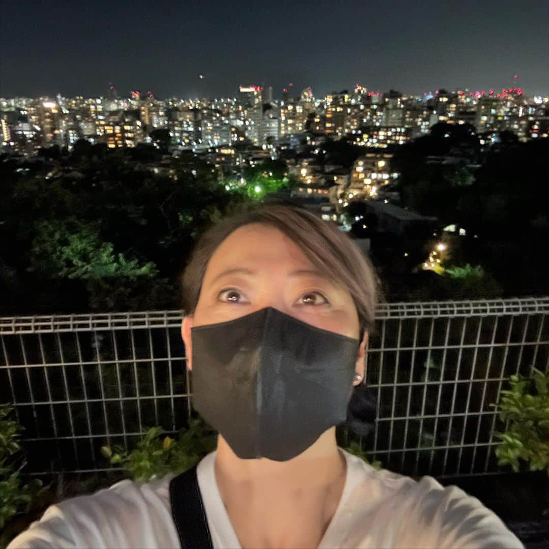 水谷千重子さんのインスタグラム写真 - (水谷千重子Instagram)「なにやってんの！ 友近ちゃん🫵🫵 千重子は今福岡よ！ 明日から博多座のキャンペーン👍👍👍🙇‍♀️🙇‍♀️ 電波ジャックってやつやりますわよ！ 福岡の方是非朝からよろしくお願いします❤️❤️ #博多座 #博多 #インスタライブ風 #キャンペーン #友近 #水谷千重子」7月2日 21時21分 - mizutanichieko