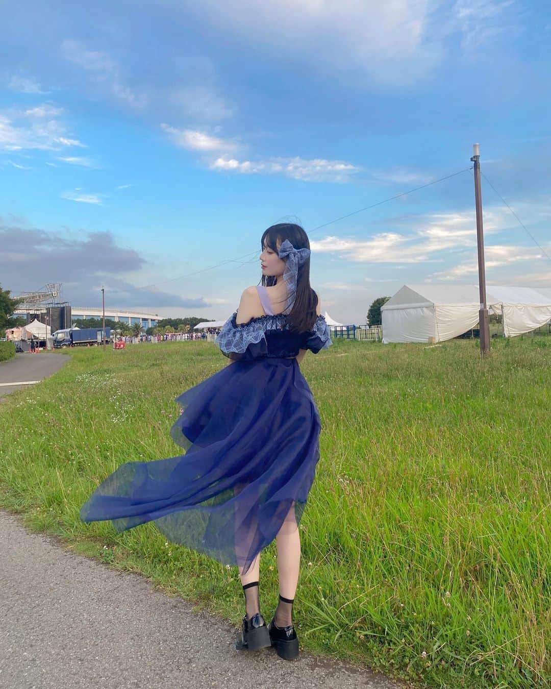苗加結菜さんのインスタグラム写真 - (苗加結菜Instagram)「新衣装になりました💠 . . . . #アイドル #アイドル衣装 #idol #オフショルダー」7月2日 21時18分 - naeka_yuuna